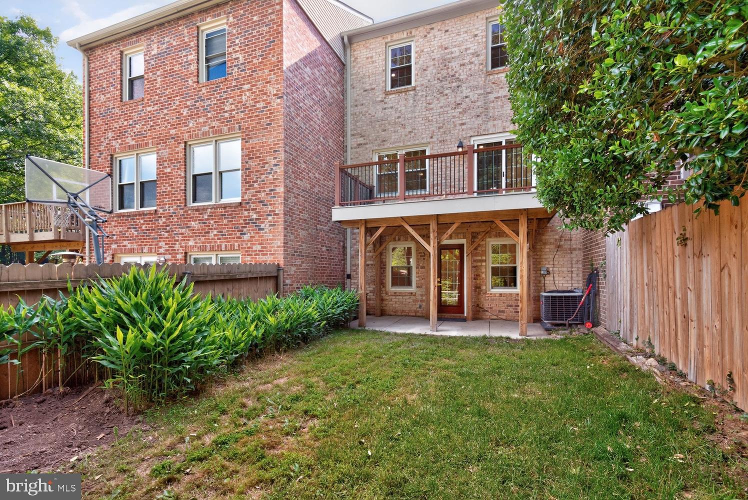 INVERNESS KNOLLS - Residential