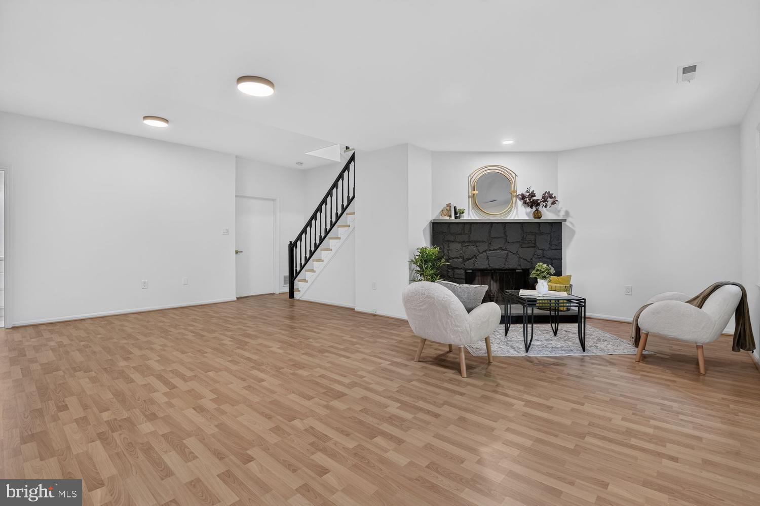 INVERNESS KNOLLS - Residential