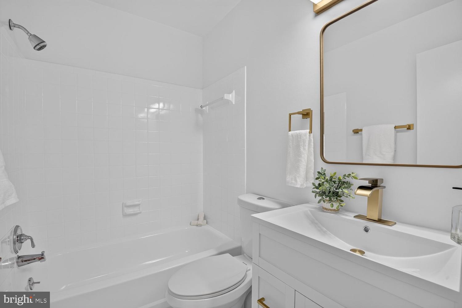 INVERNESS KNOLLS - Residential