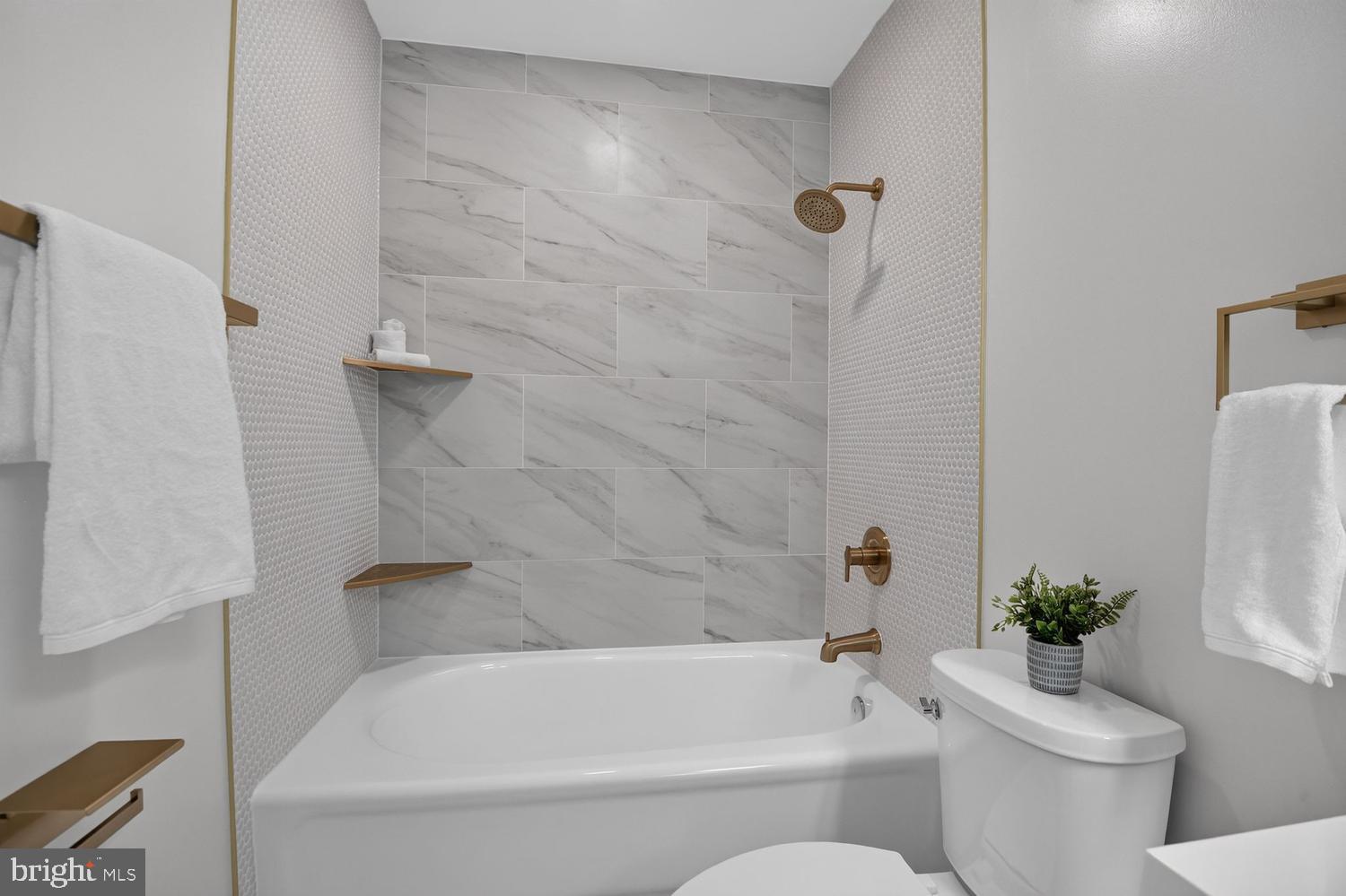 INVERNESS KNOLLS - Residential