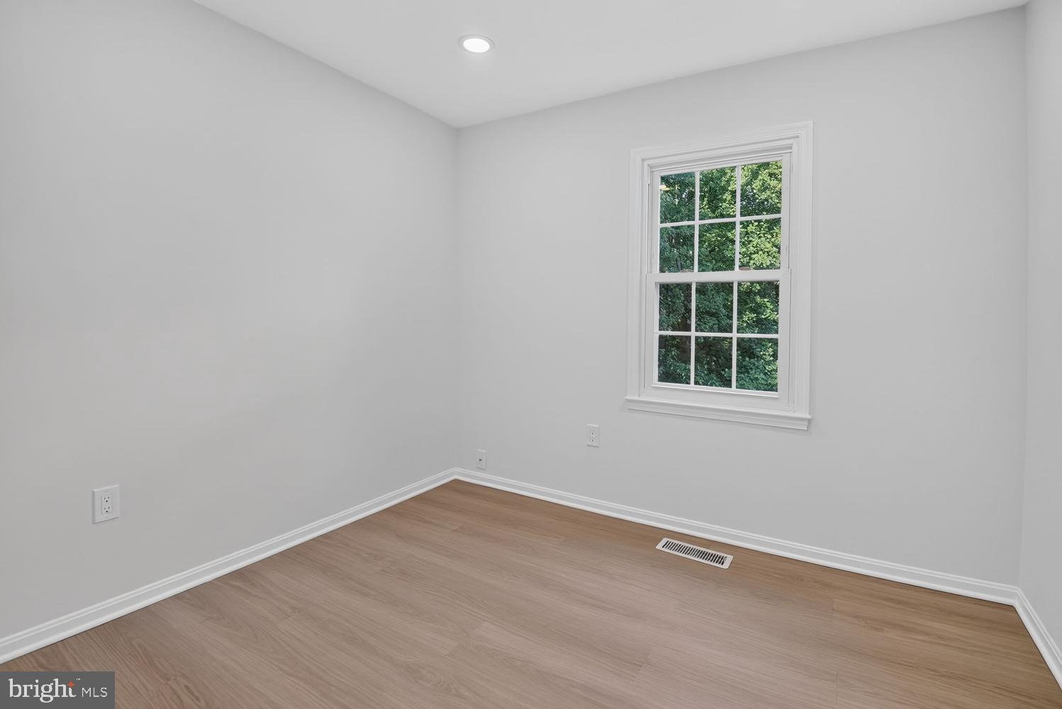 INVERNESS KNOLLS - Residential