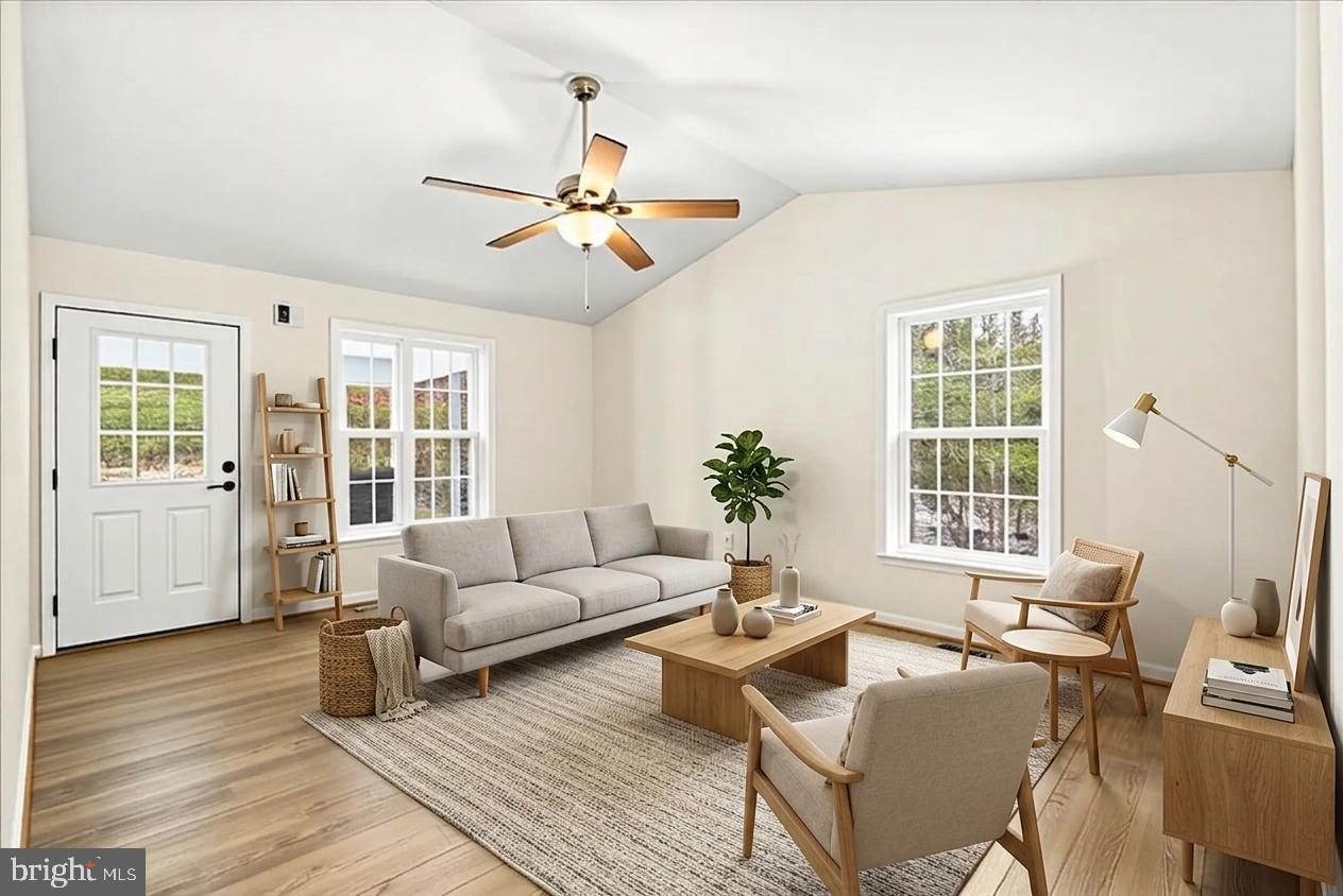 LAKE CAROLINE - Residential
