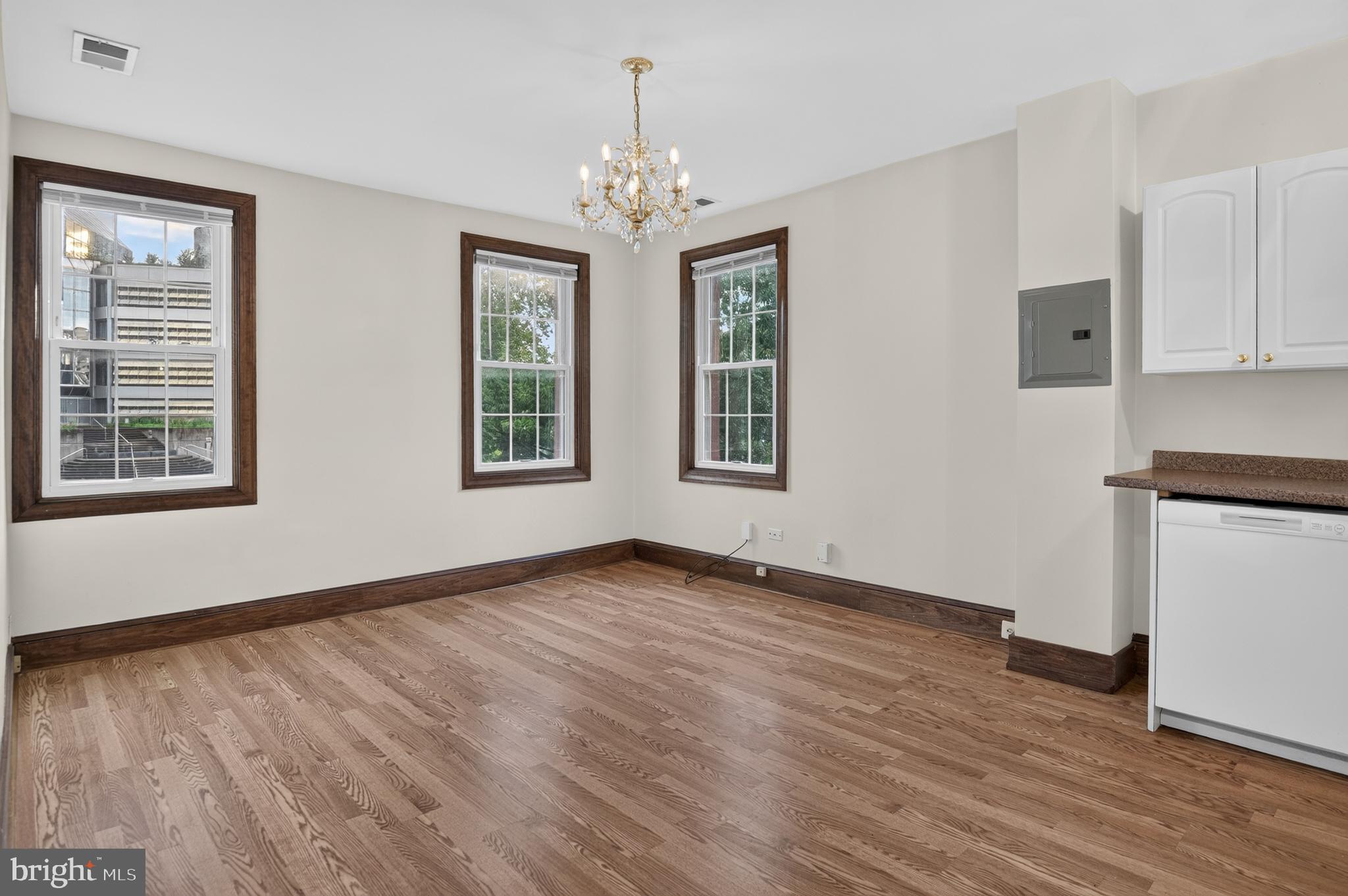 VAN NESS - Residential
