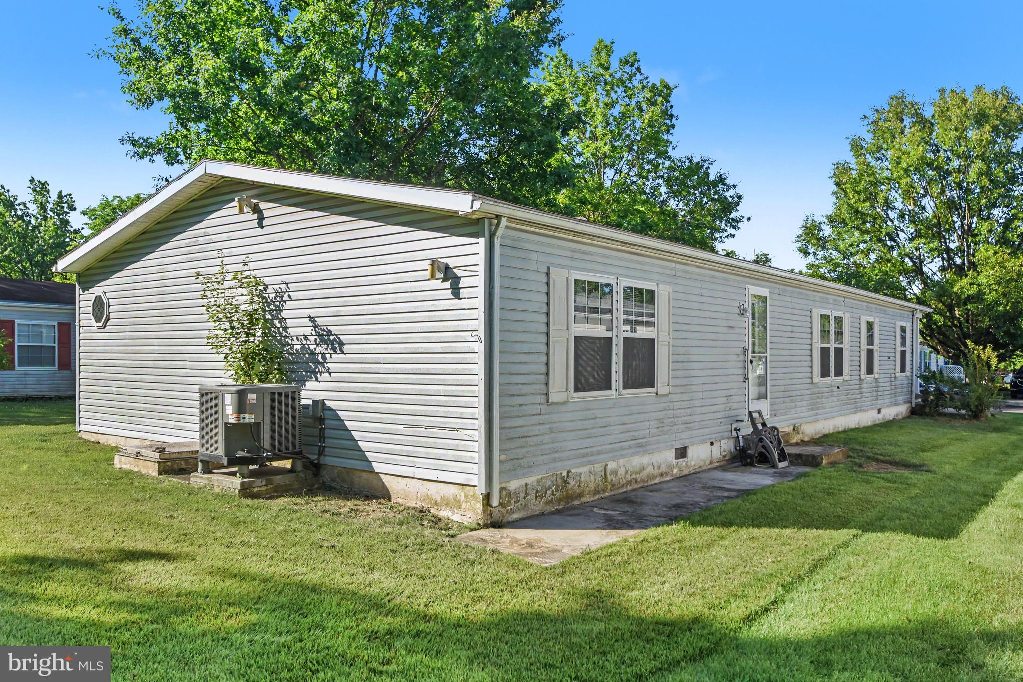 QUIET ACRES - Residential