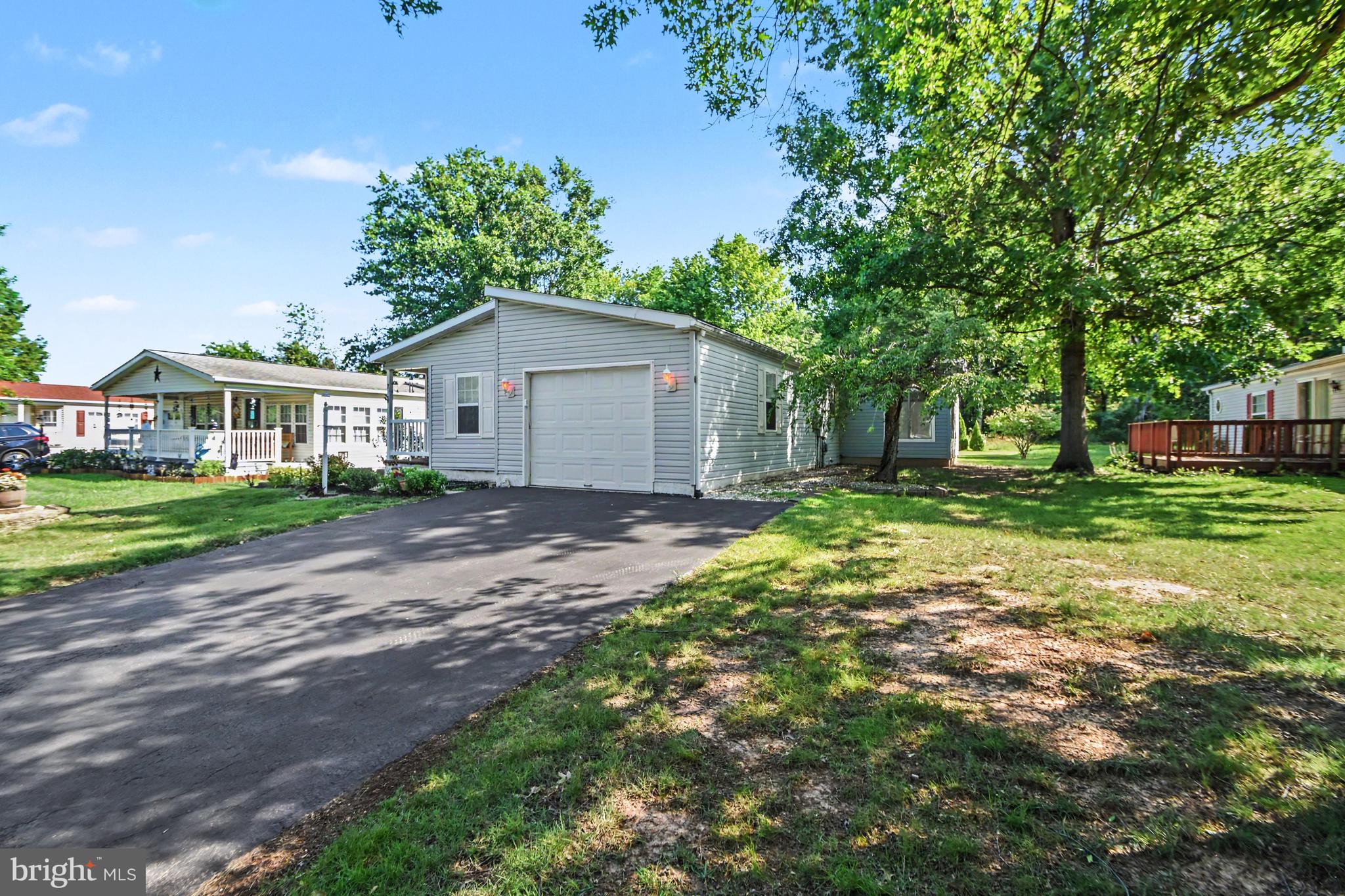 QUIET ACRES - Residential