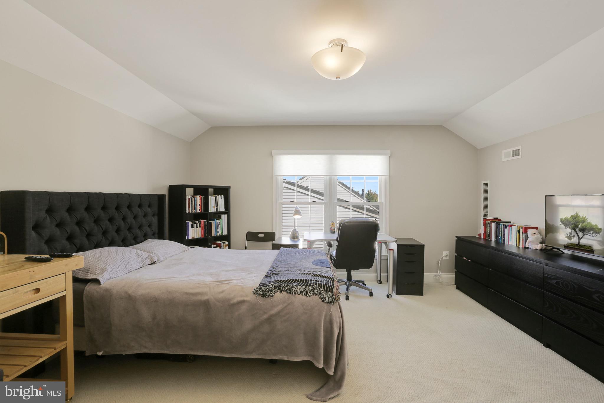 POTOMAC GLEN - Residential