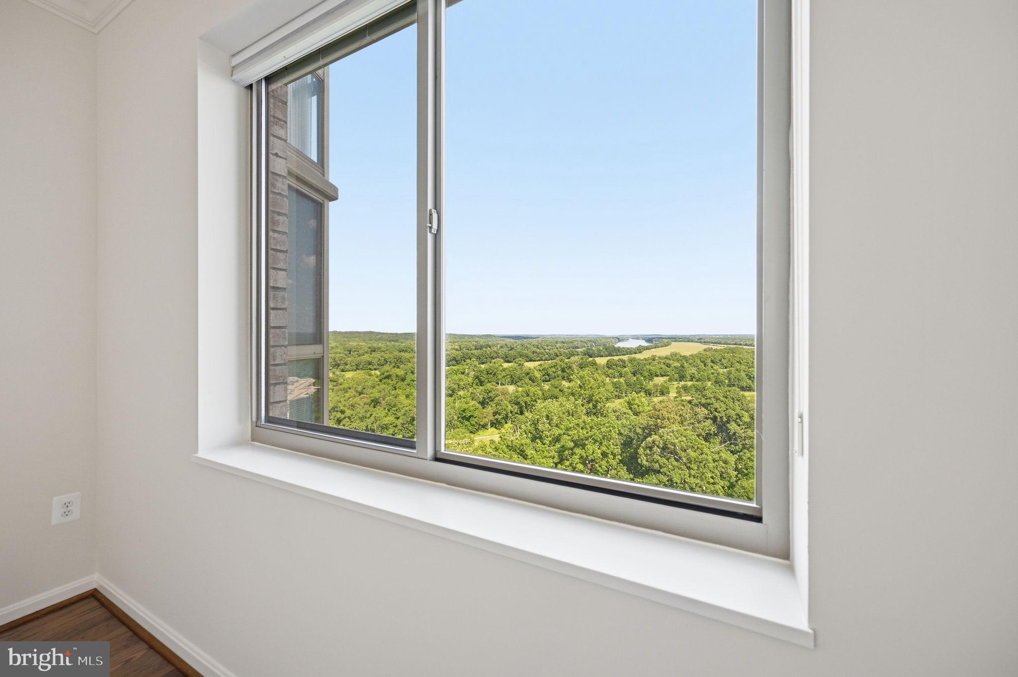 RIVERVIEW AT LANSDOWNE WOODS - Residential