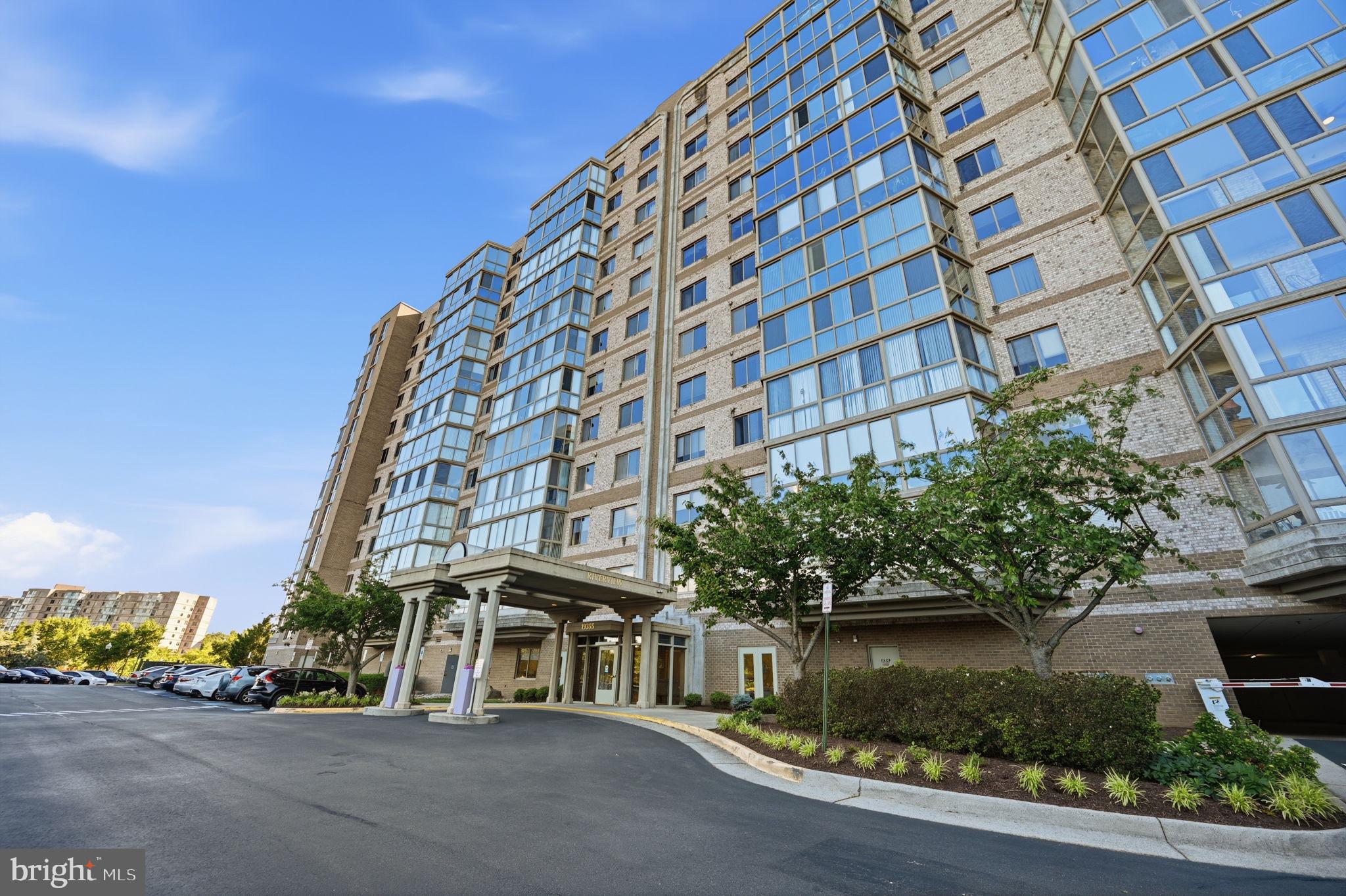RIVERVIEW AT LANSDOWNE WOODS - Residential