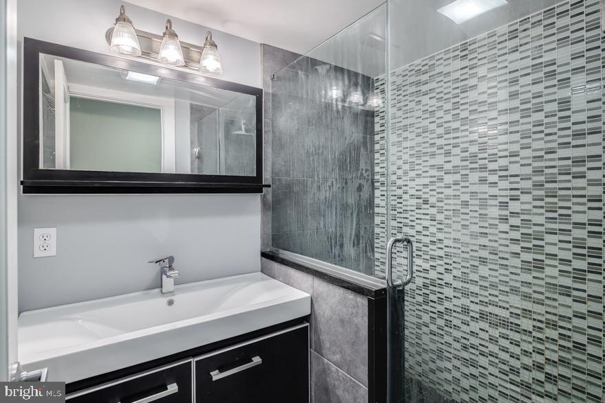 GRADUATE HOSPITAL - Residential Lease