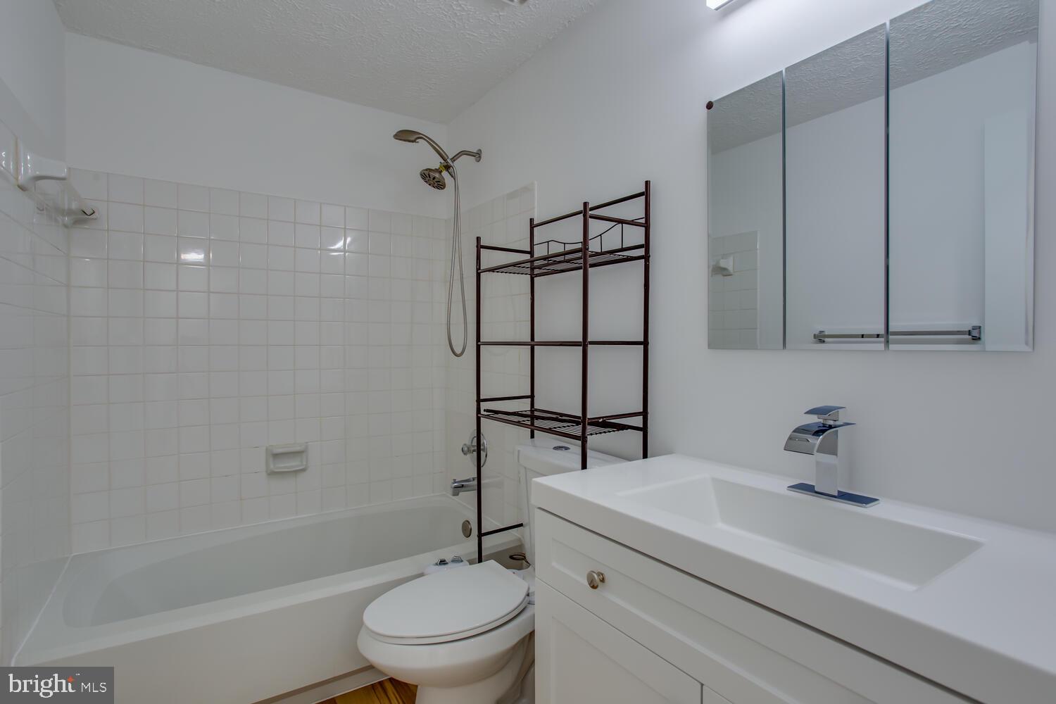 JEFFERSON GREEN - Residential Lease