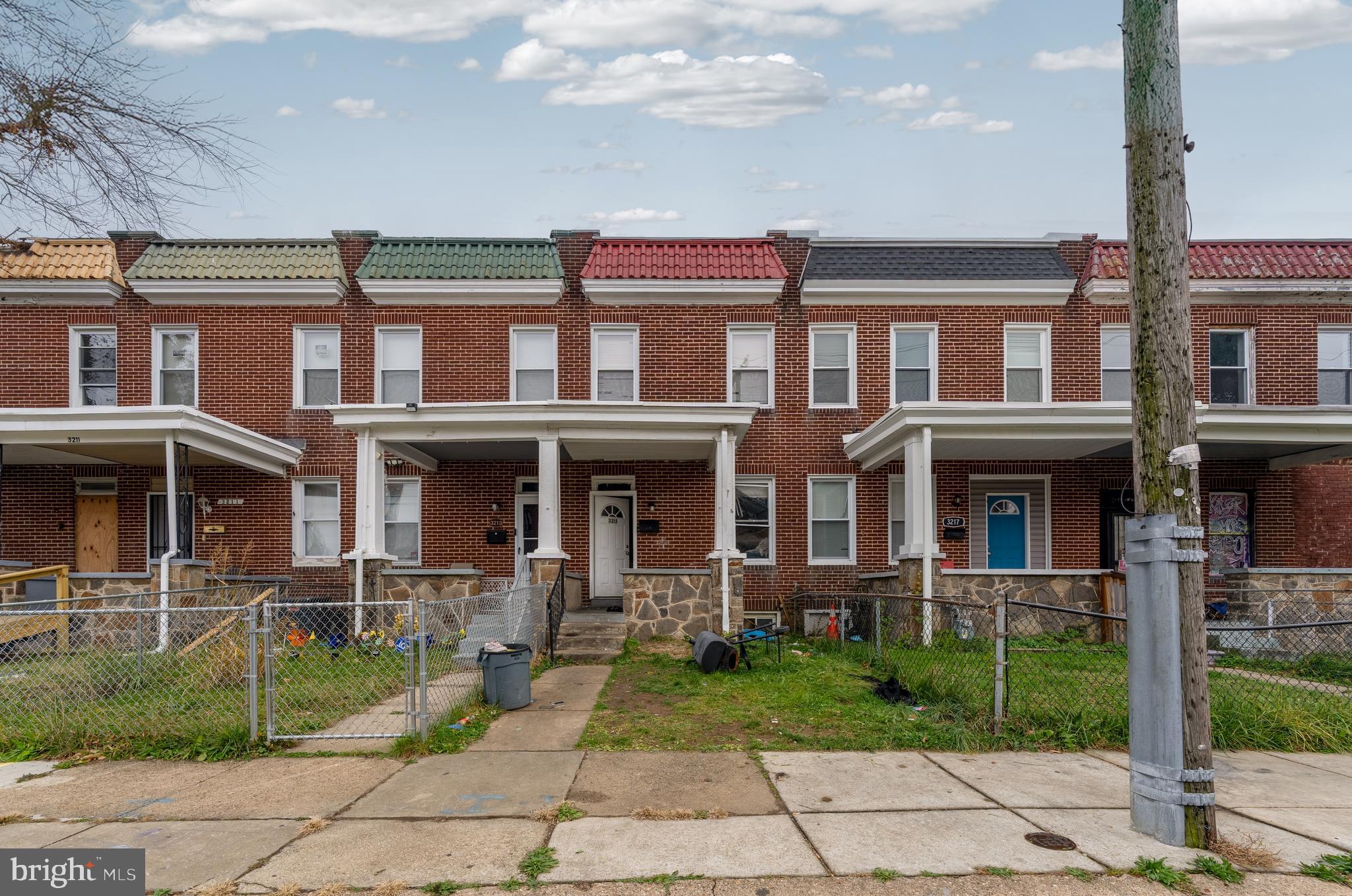 *INVESTOR ALERT* Recently renovated and tenant occupied 1500+ SQFT 3 Bed / 1 Bath. Monthly rent of $1,650 with HABC. Recent updates include flooring, windows, HVAC, roof, bathroom, etc.