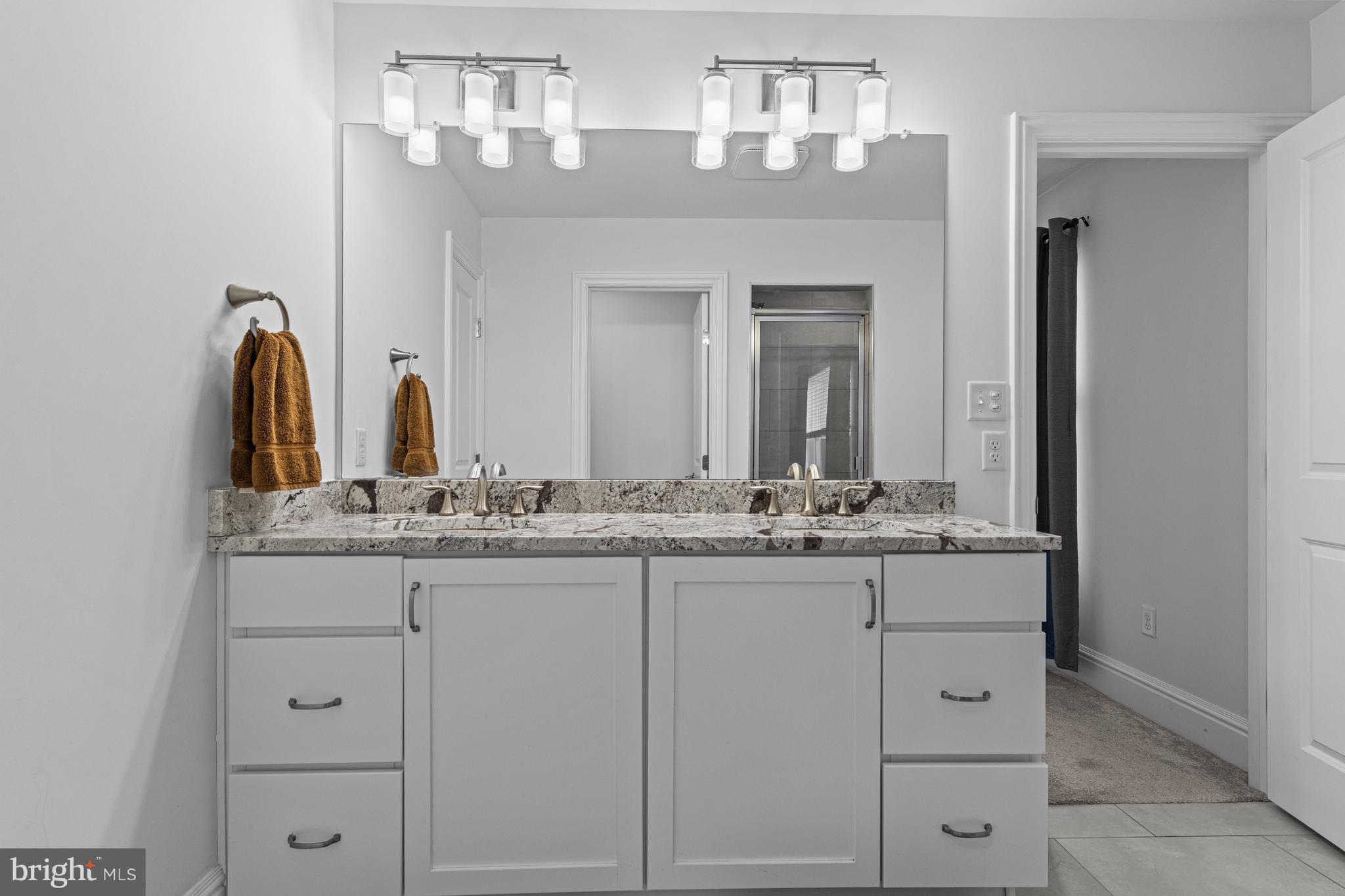 OVERLOOK AT LINDEN RUN - Residential