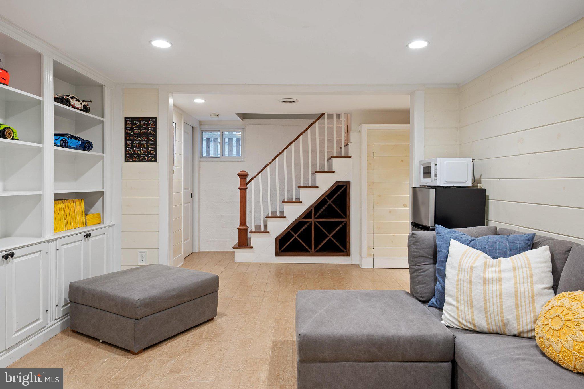 MURRAY HILL - Residential