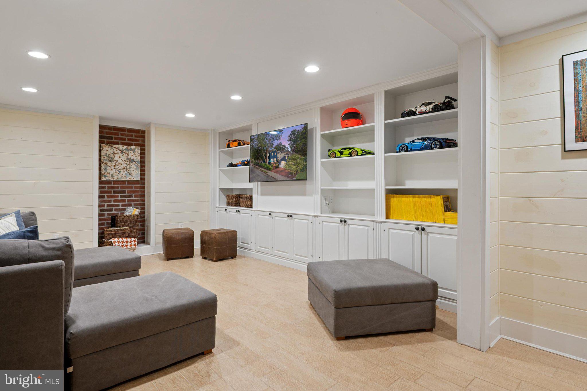MURRAY HILL - Residential