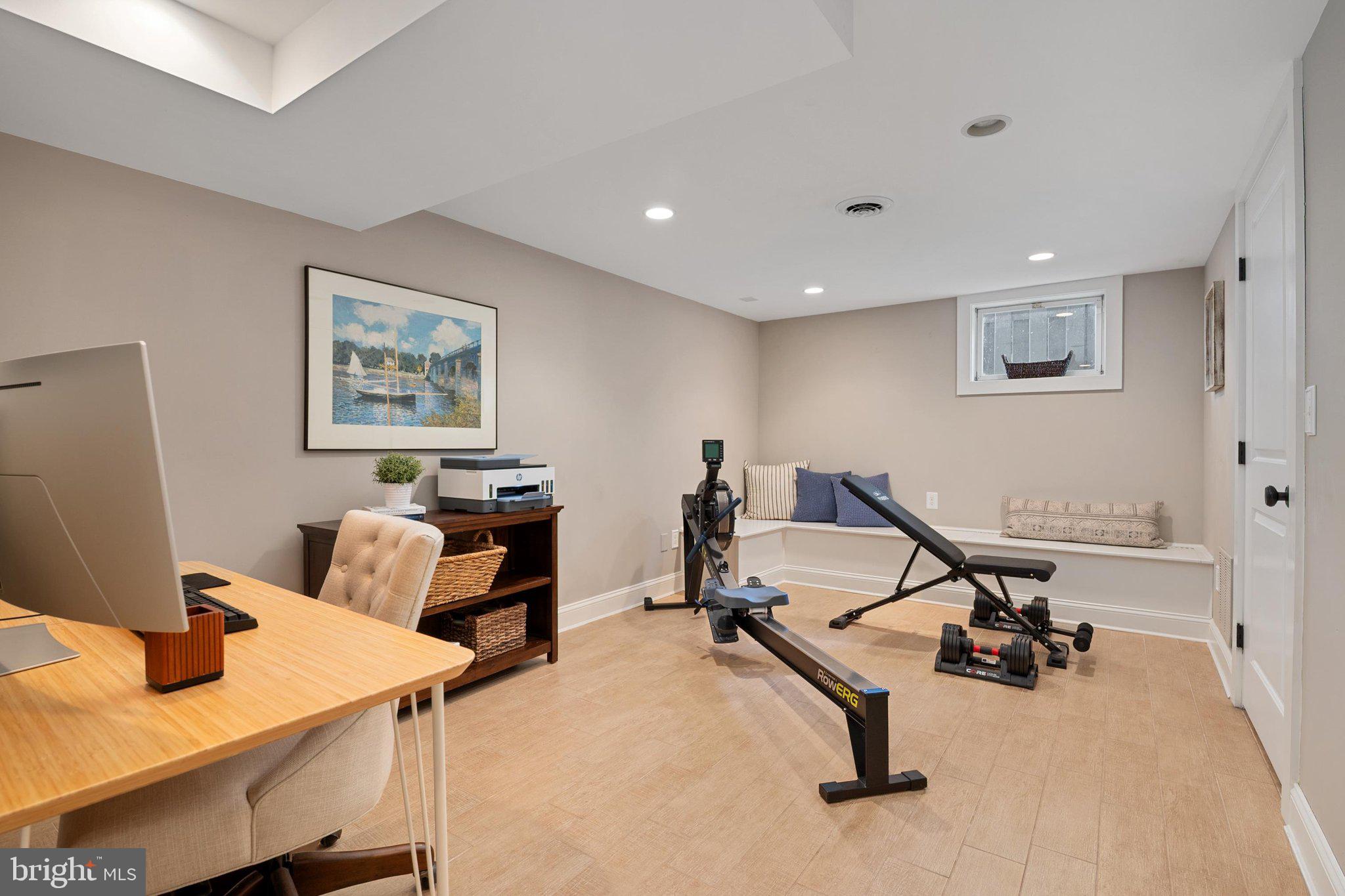 MURRAY HILL - Residential