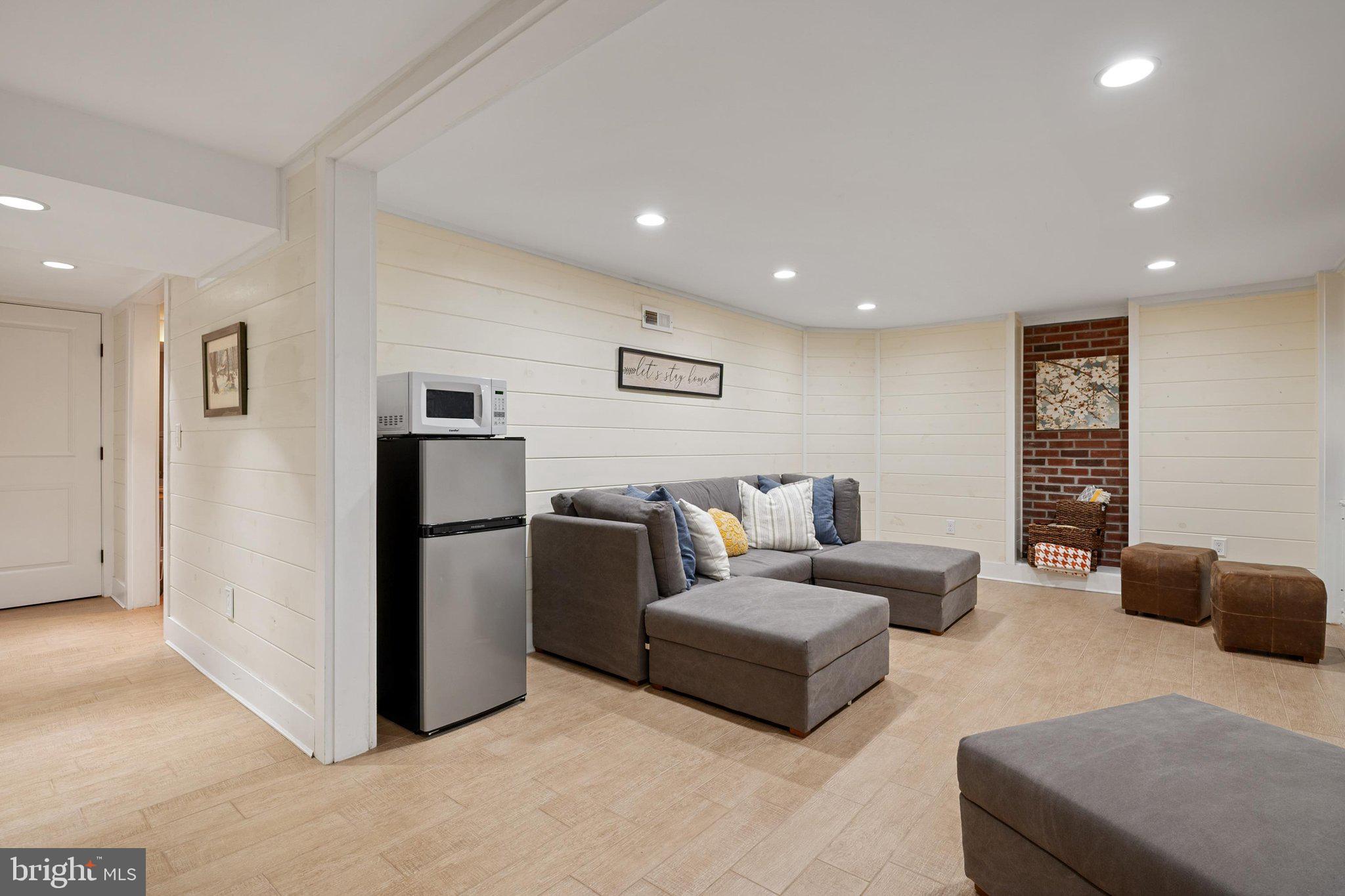 MURRAY HILL - Residential