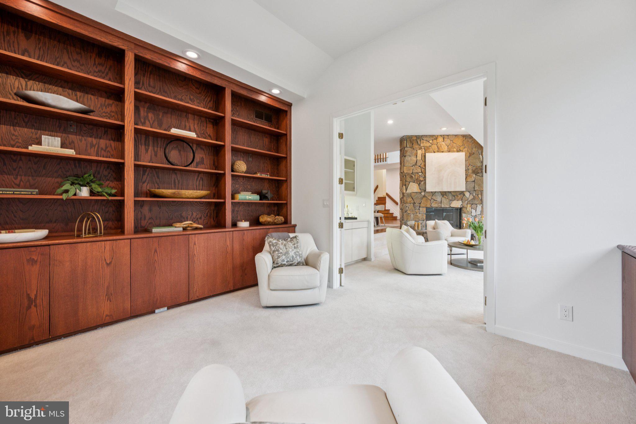 COLUMBIA TOWN CENTER - Residential