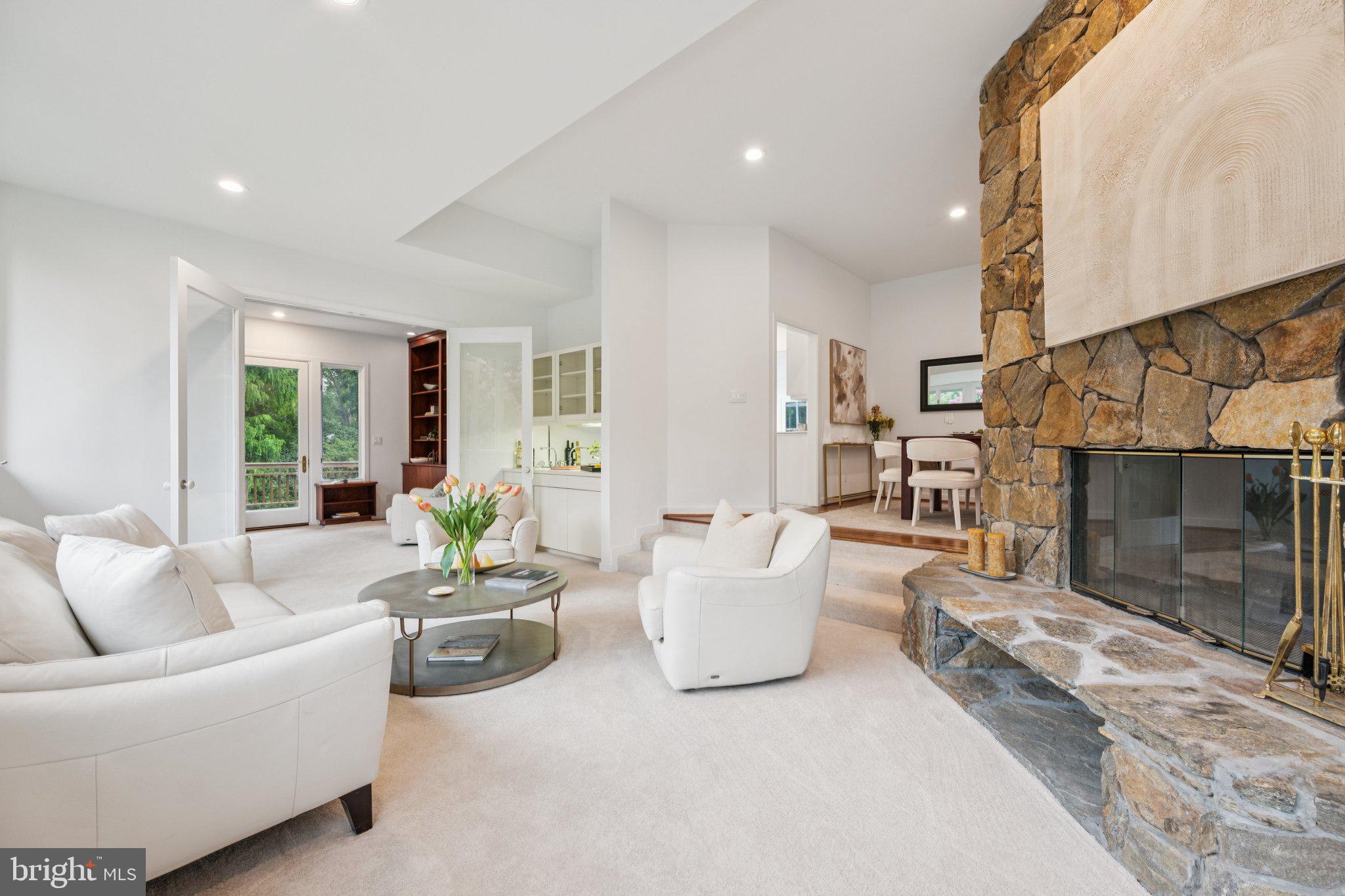 COLUMBIA TOWN CENTER - Residential