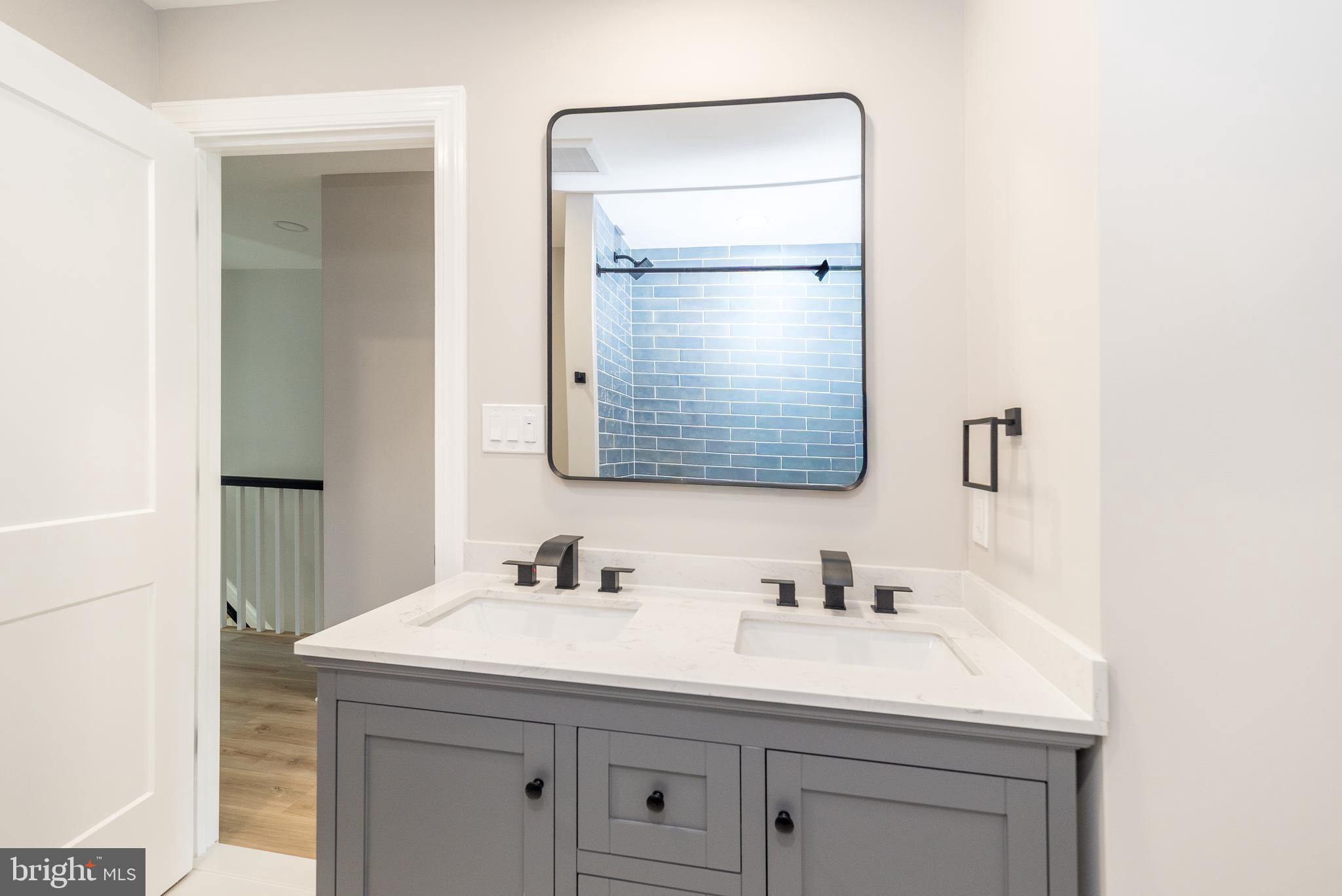 LANSDALE - Residential