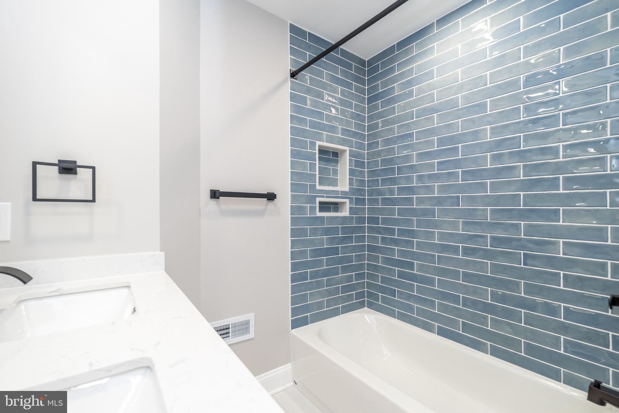 LANSDALE - Residential