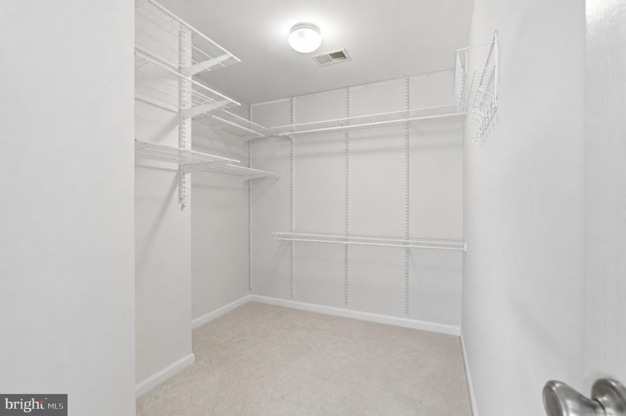 SOUTH RIDING - Residential