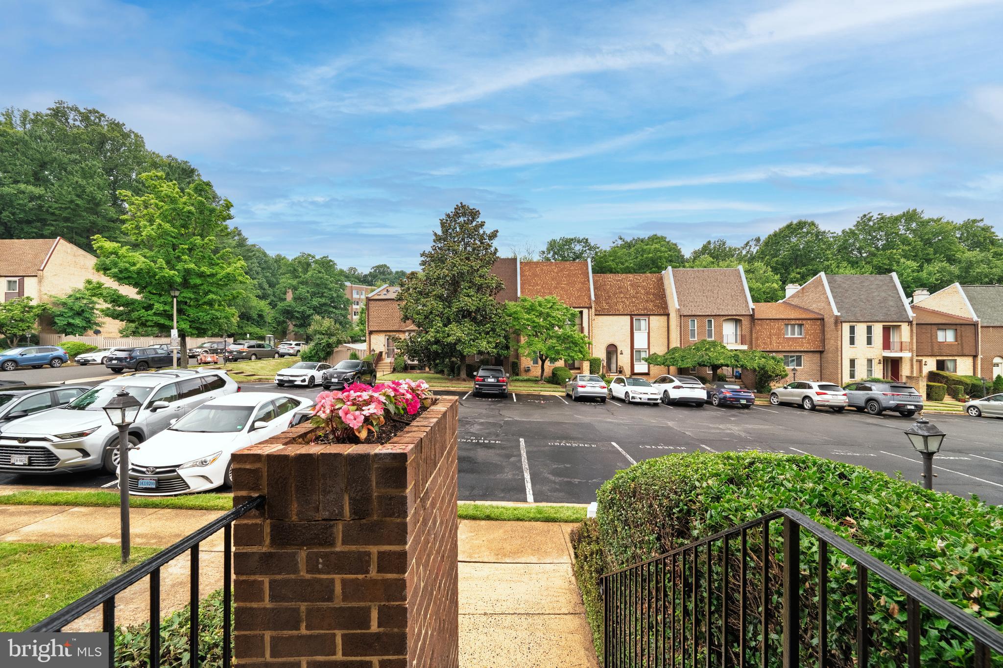 TYSONS COURT - Residential