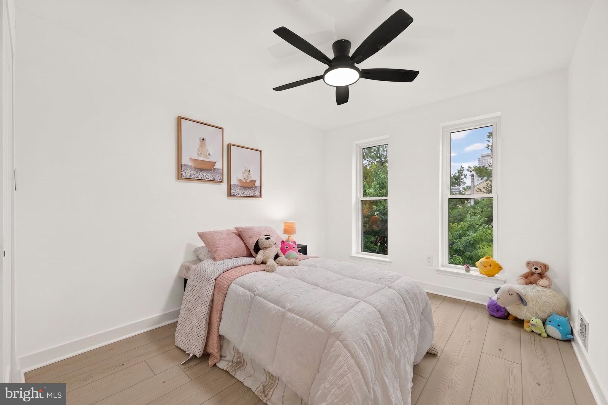TYSONS COURT - Residential