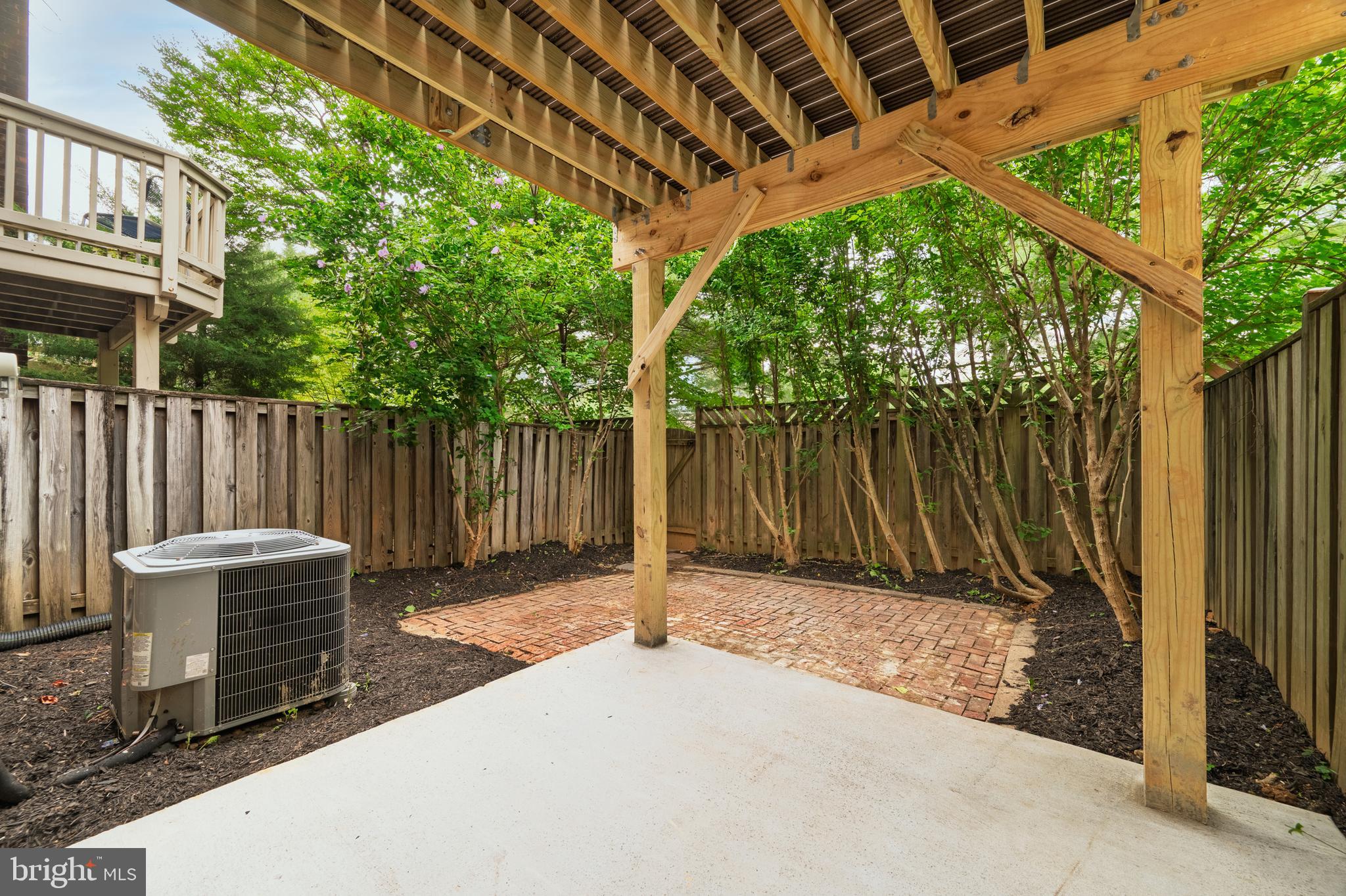 TYSONS COURT - Residential