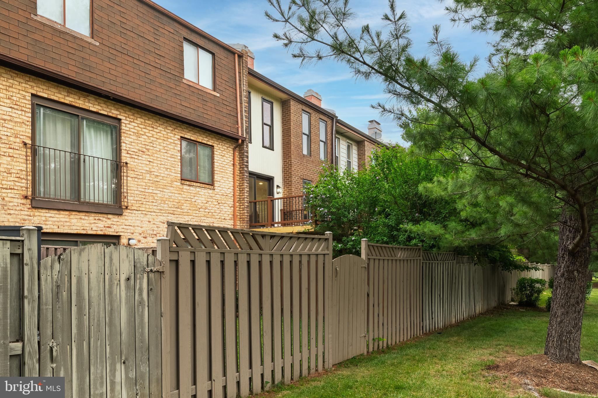TYSONS COURT - Residential