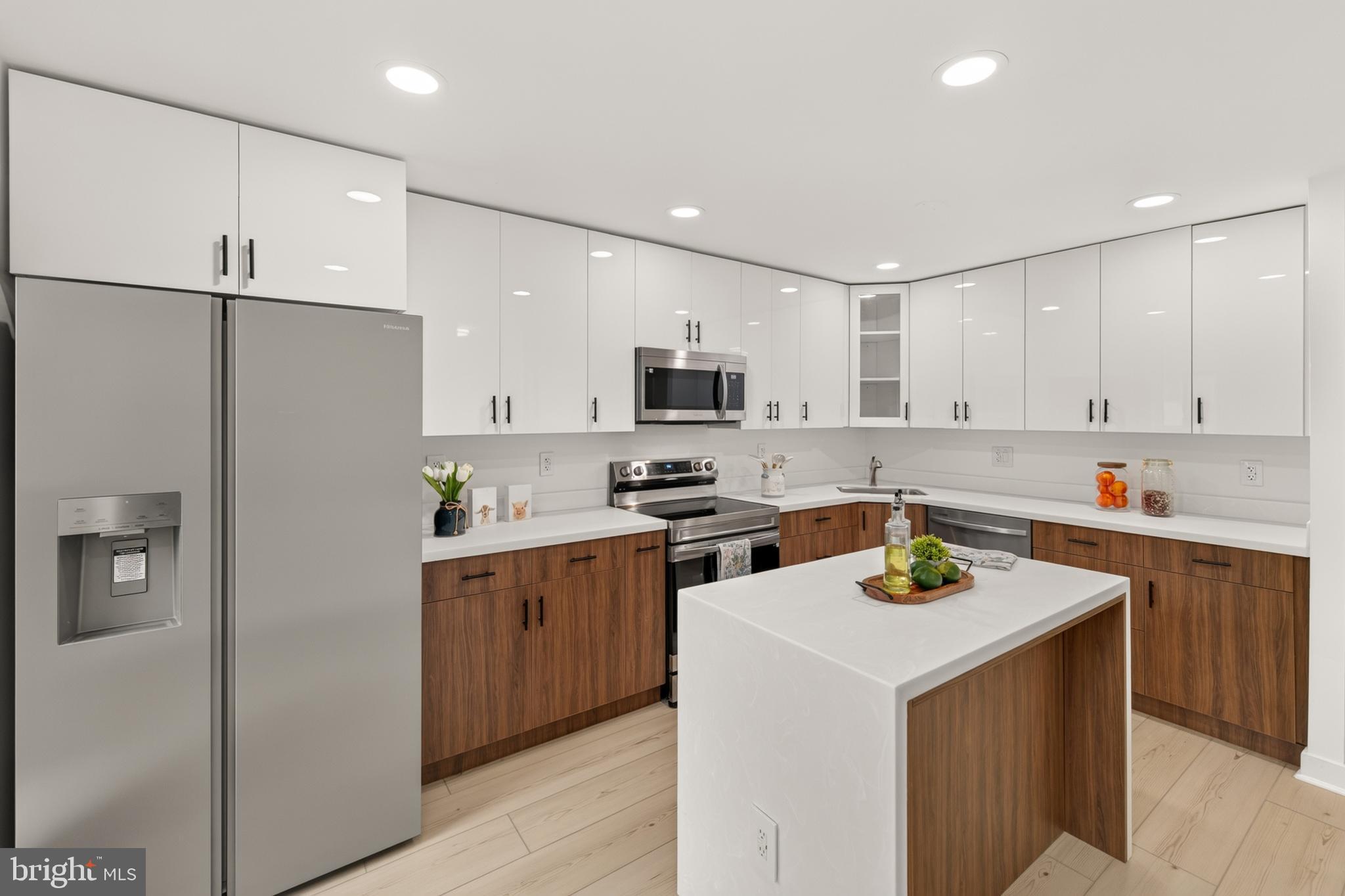 TYSONS COURT - Residential