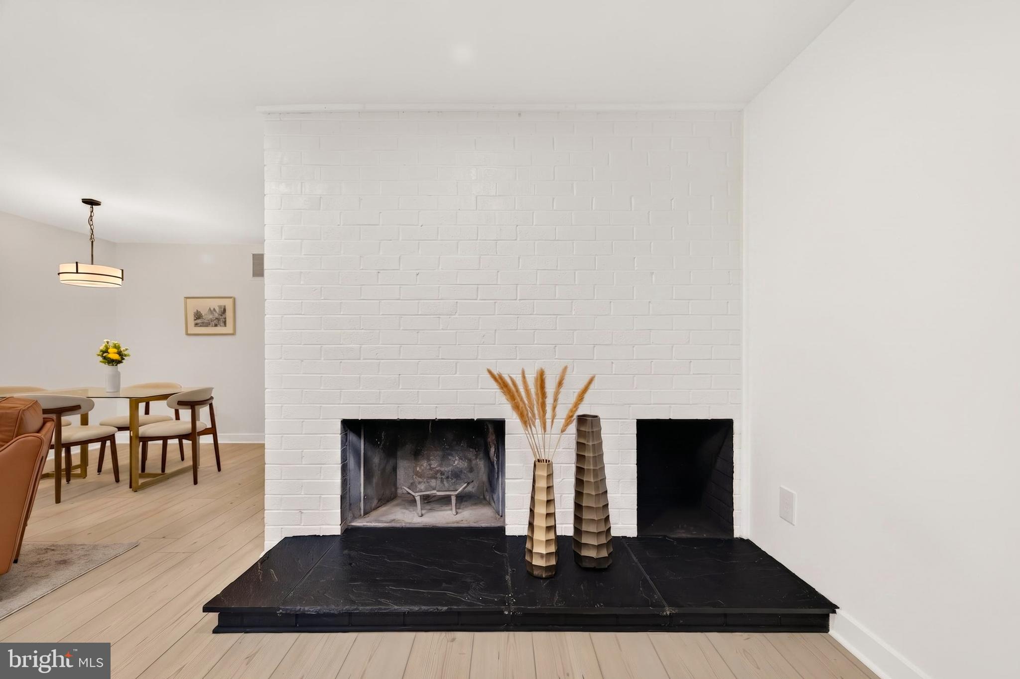 TYSONS COURT - Residential