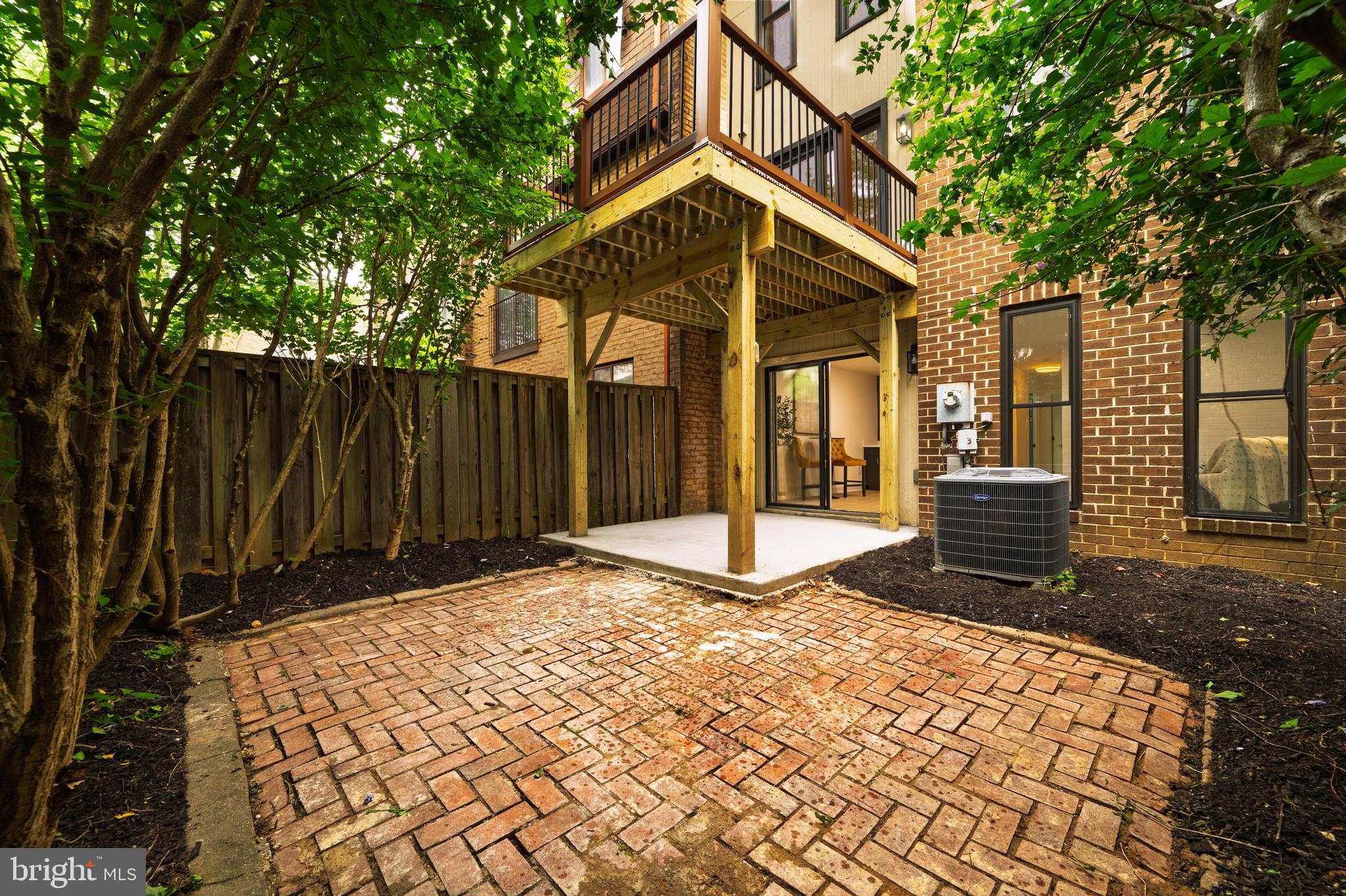 TYSONS COURT - Residential