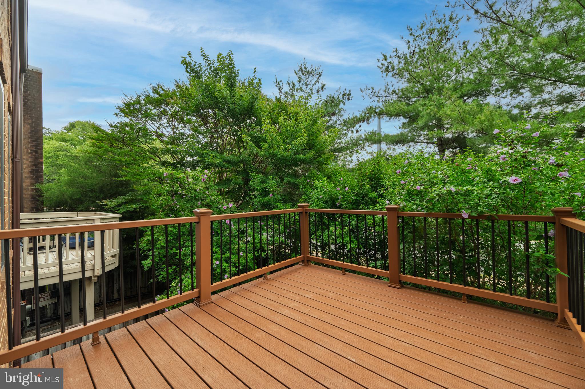 TYSONS COURT - Residential