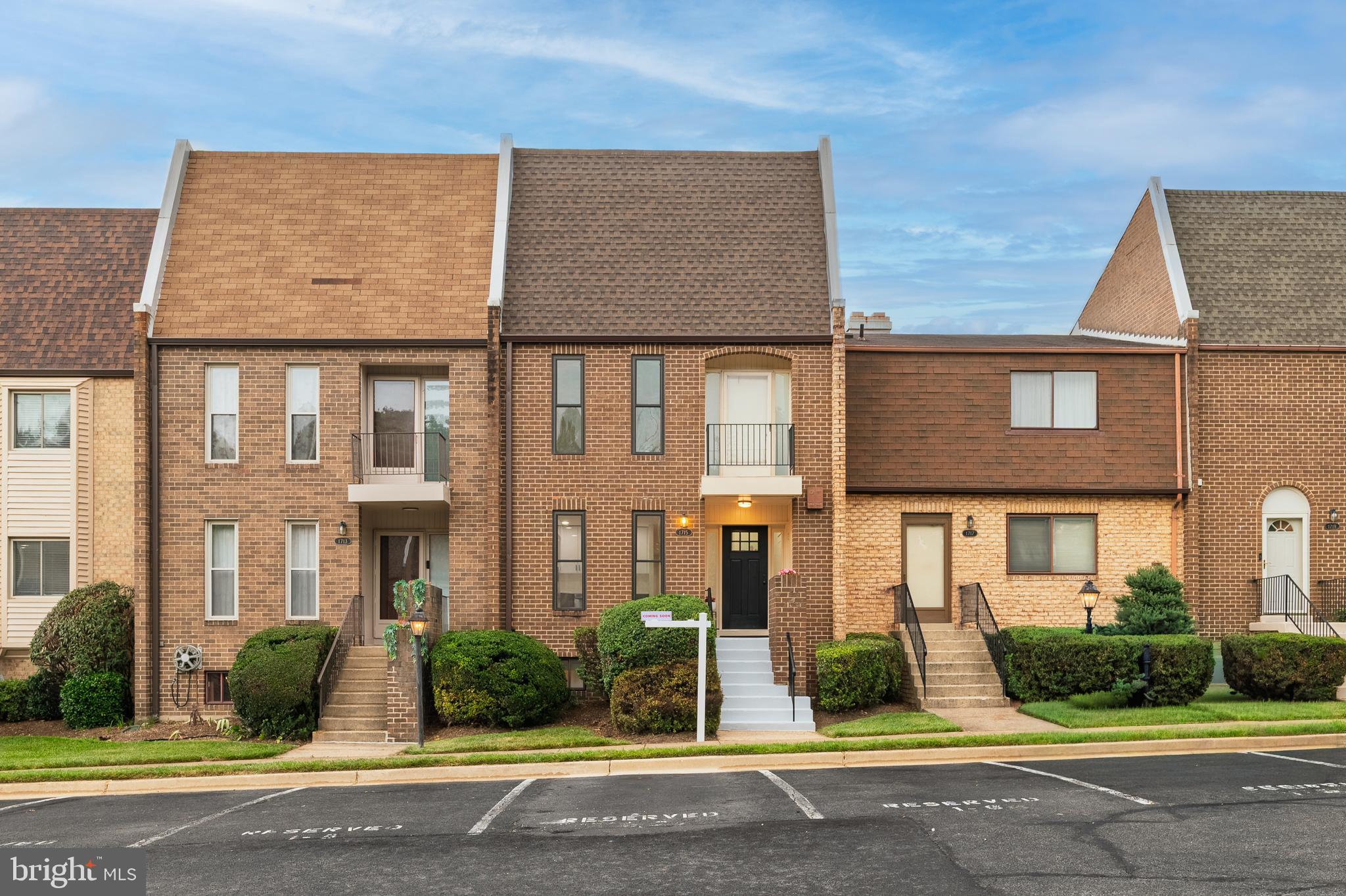 TYSONS COURT - Residential