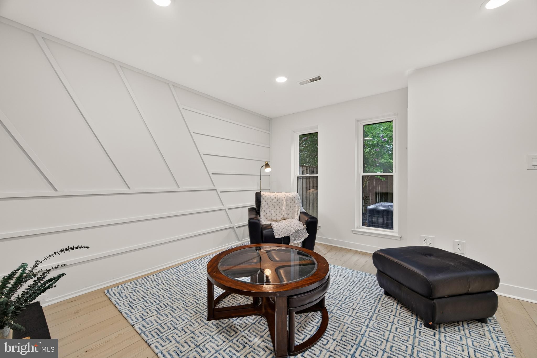TYSONS COURT - Residential