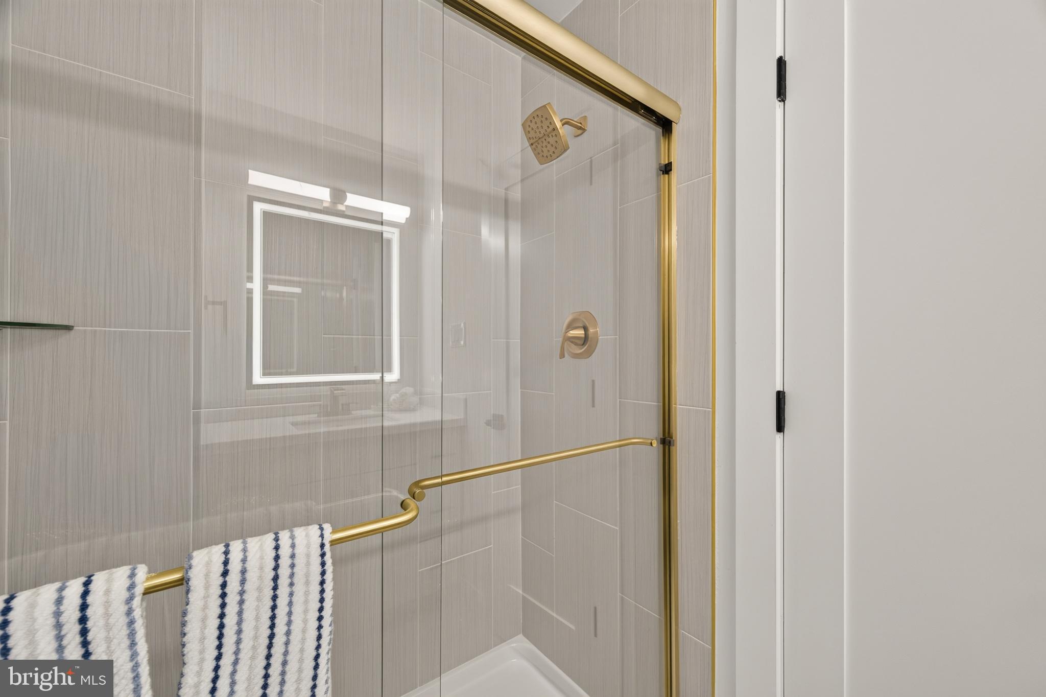 TYSONS COURT - Residential