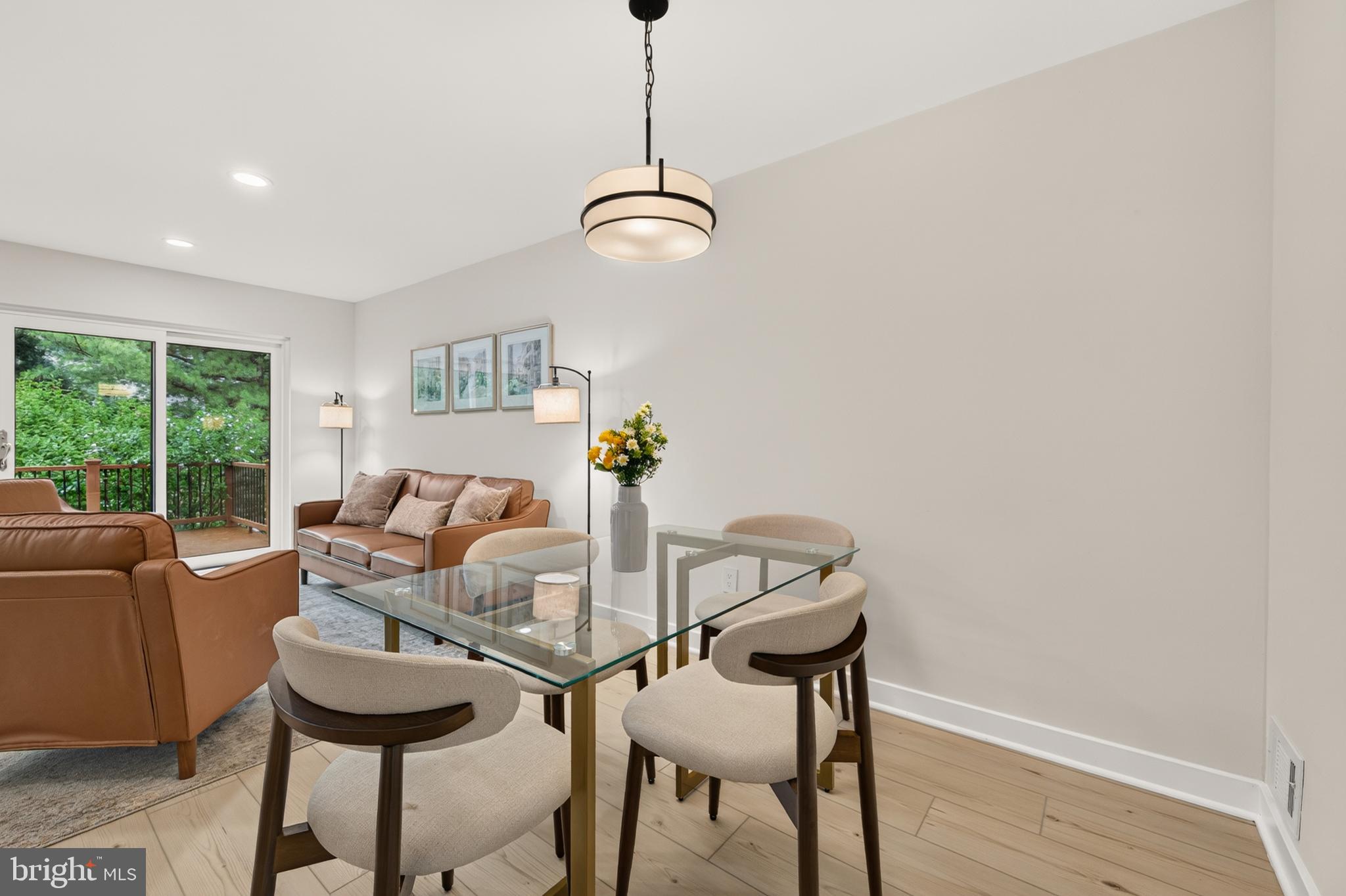 TYSONS COURT - Residential