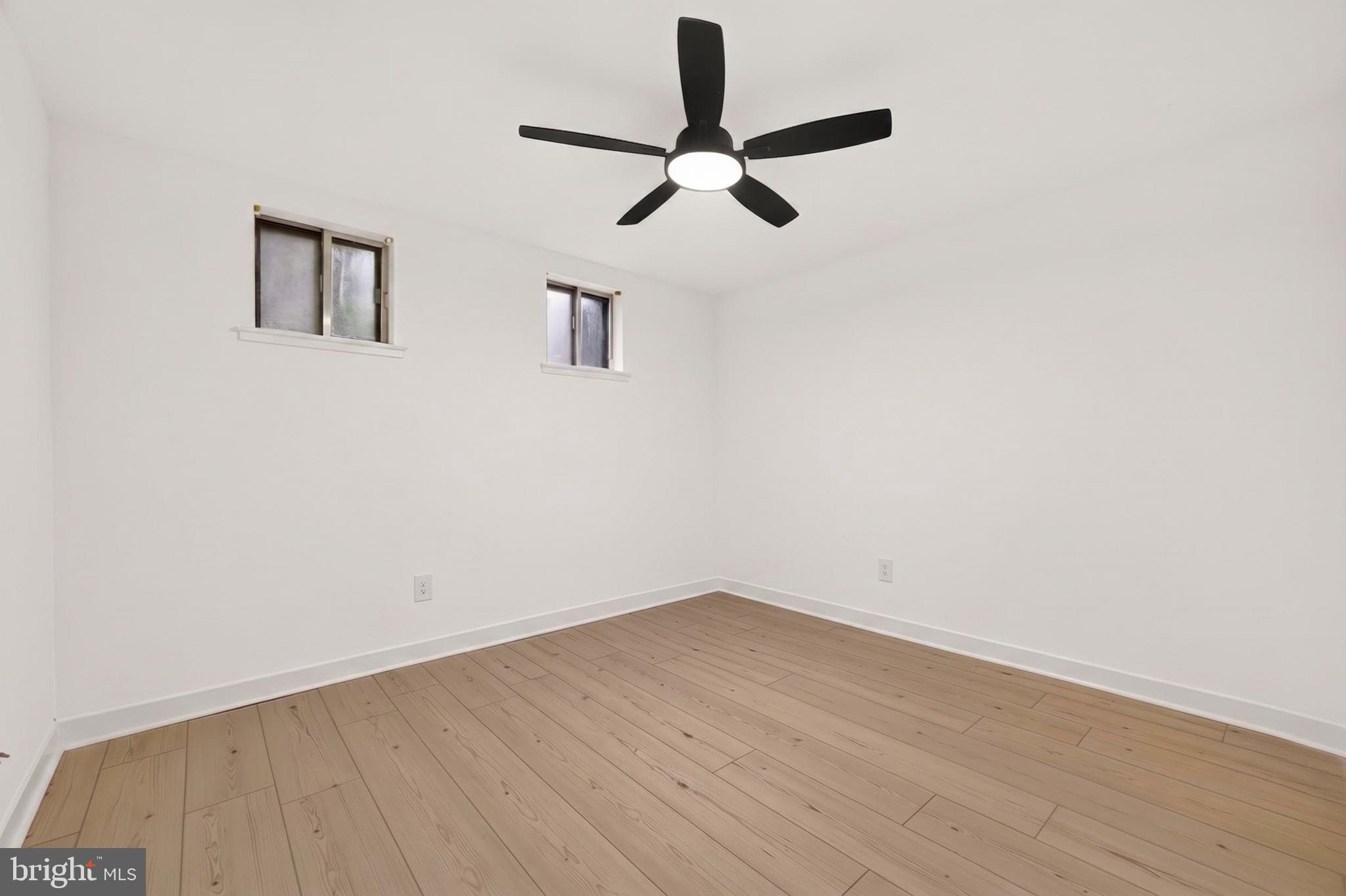 TYSONS COURT - Residential