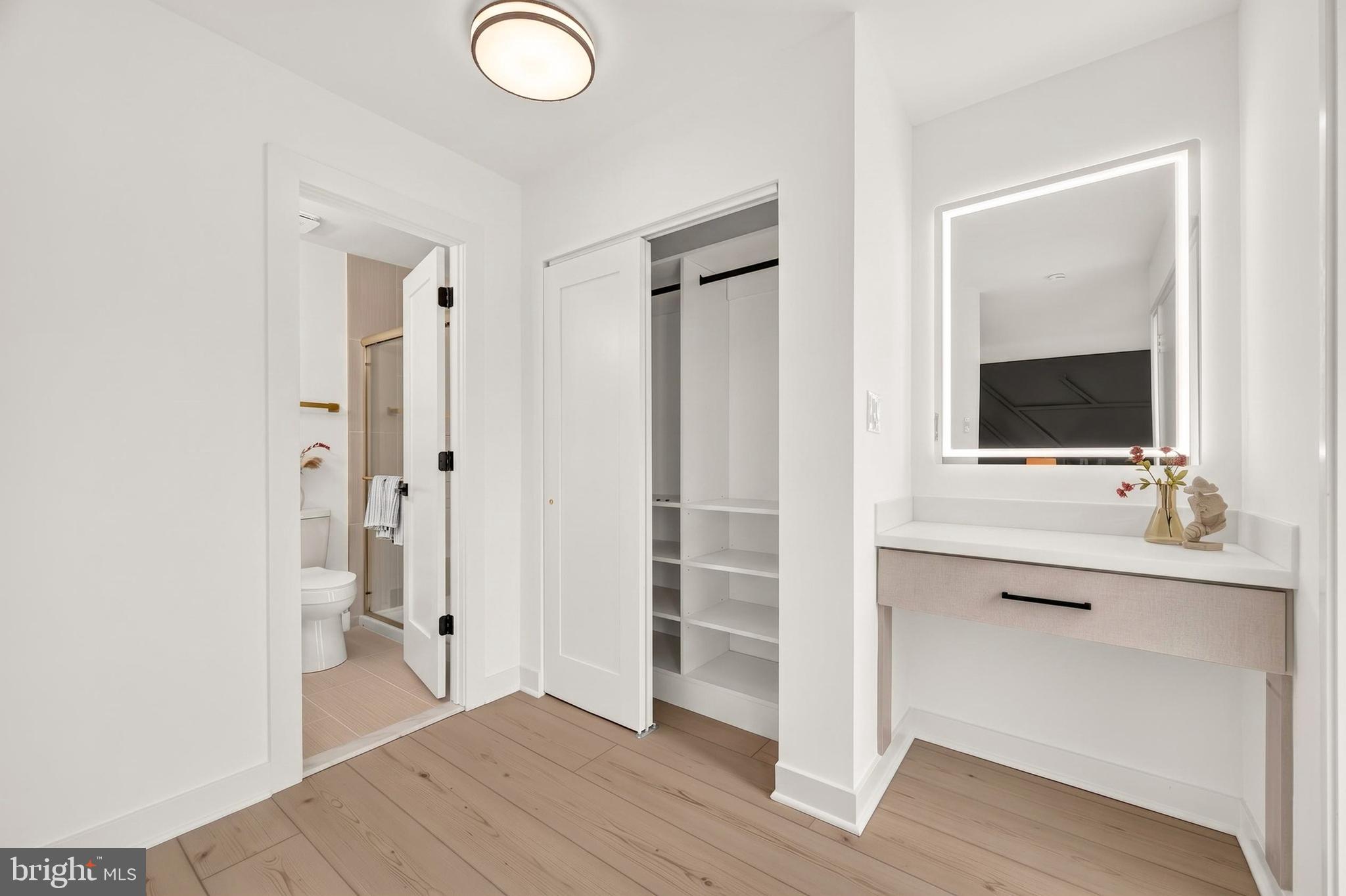 TYSONS COURT - Residential