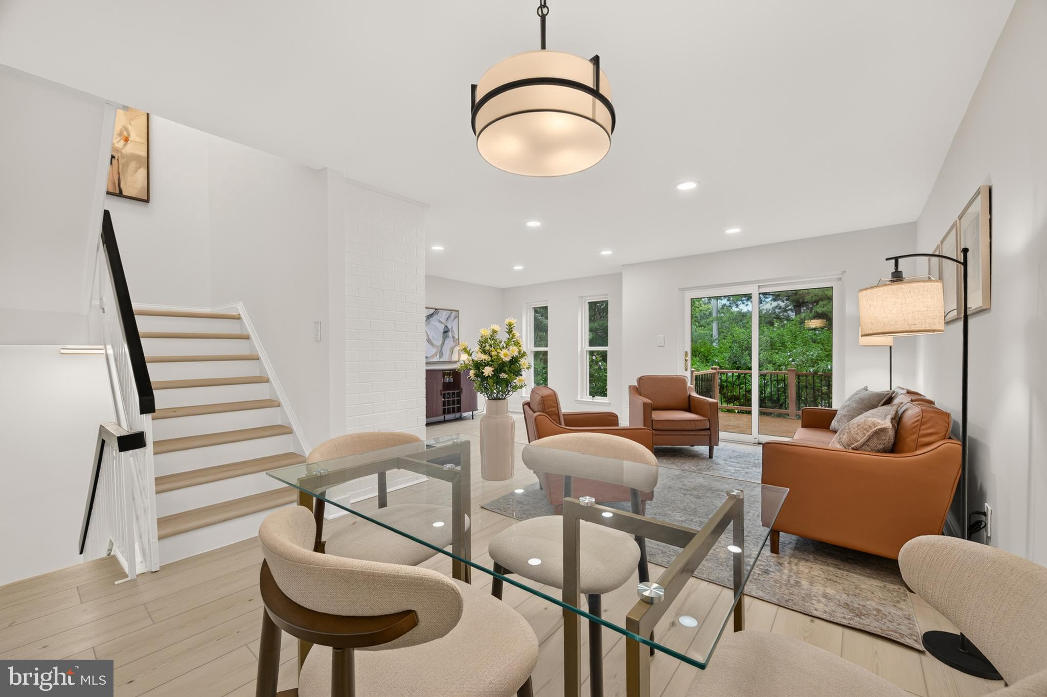 TYSONS COURT - Residential
