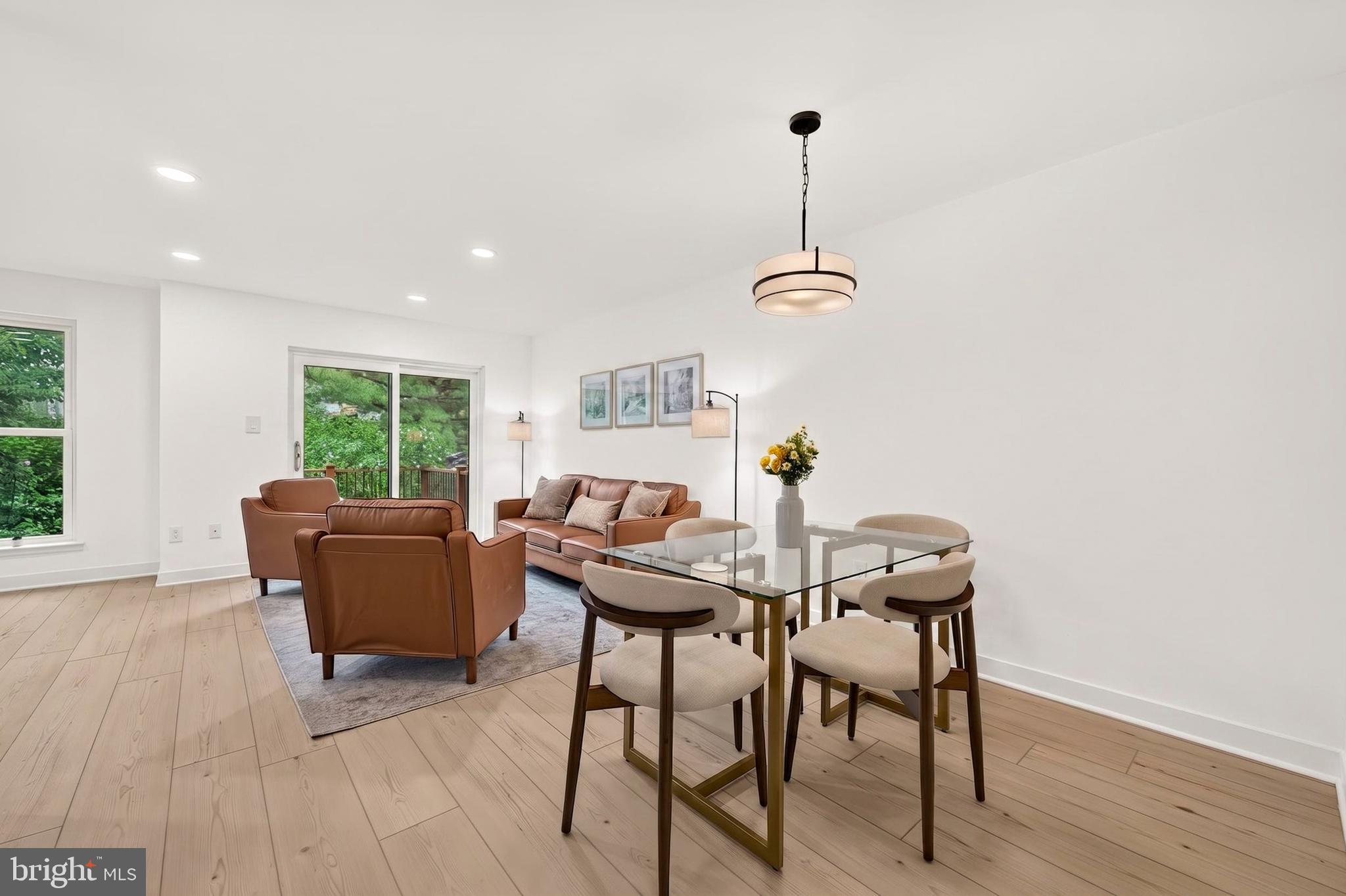 TYSONS COURT - Residential