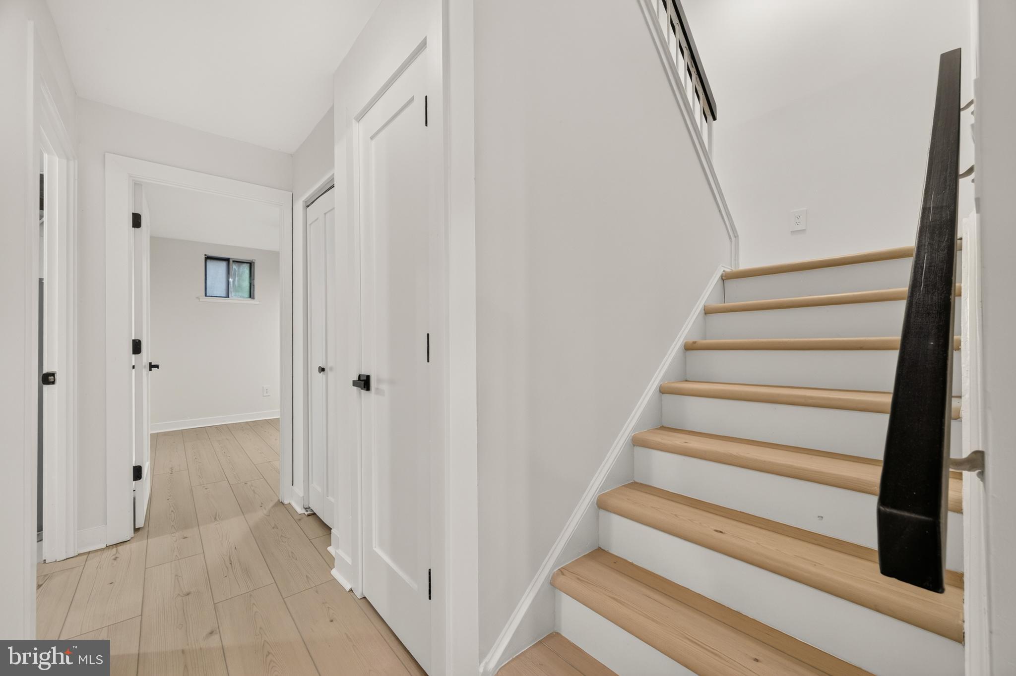 TYSONS COURT - Residential