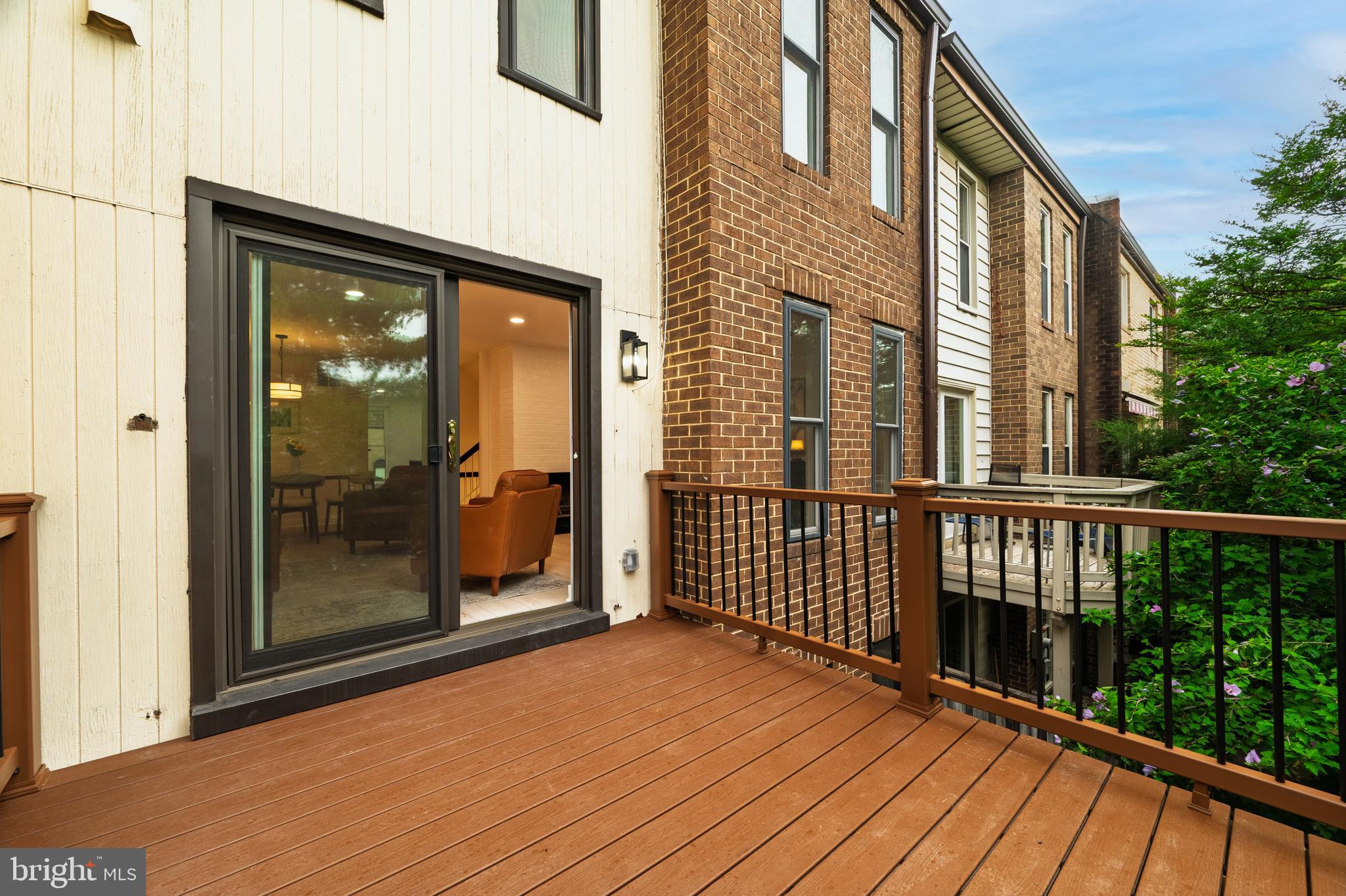TYSONS COURT - Residential