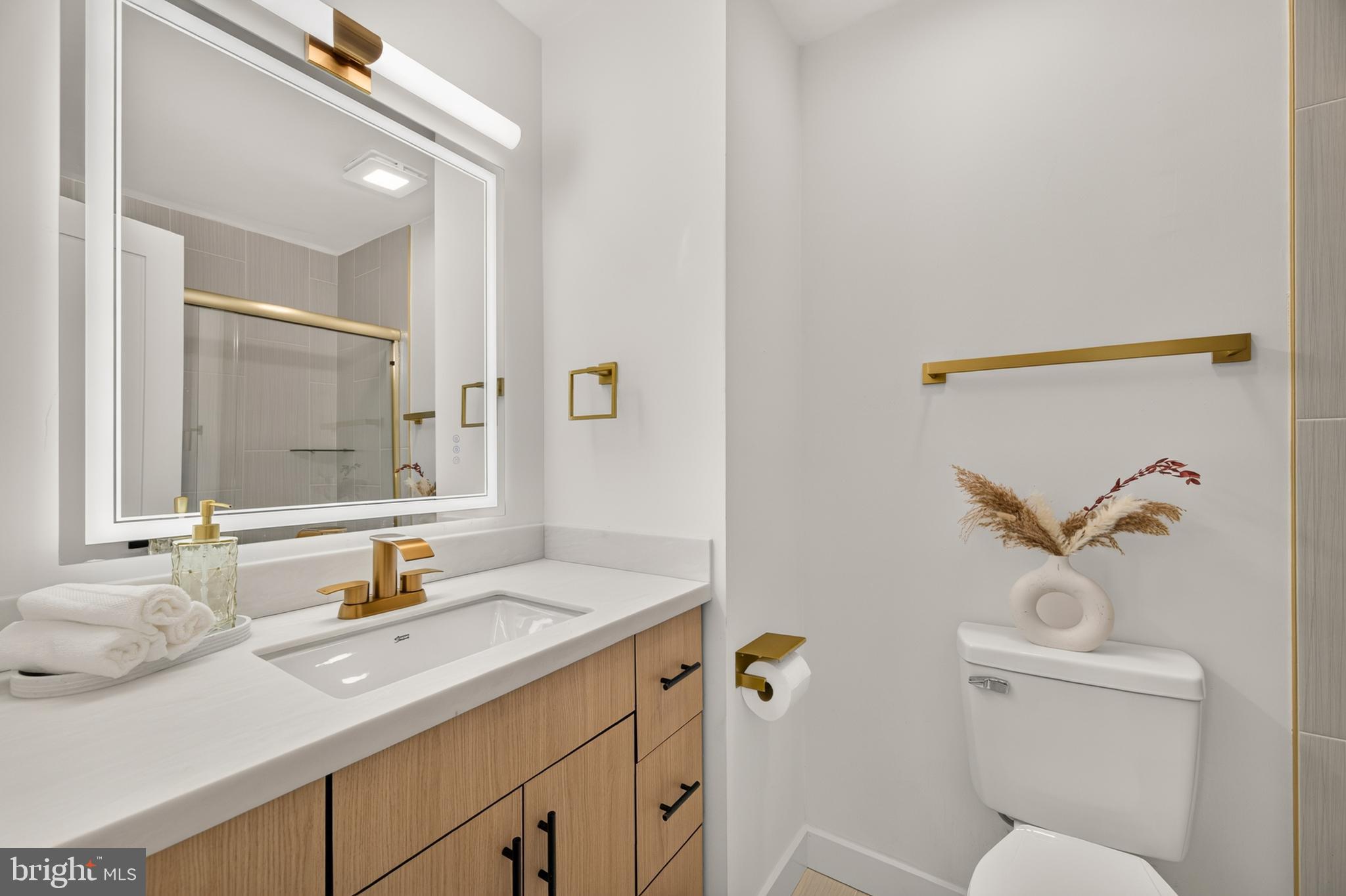 TYSONS COURT - Residential