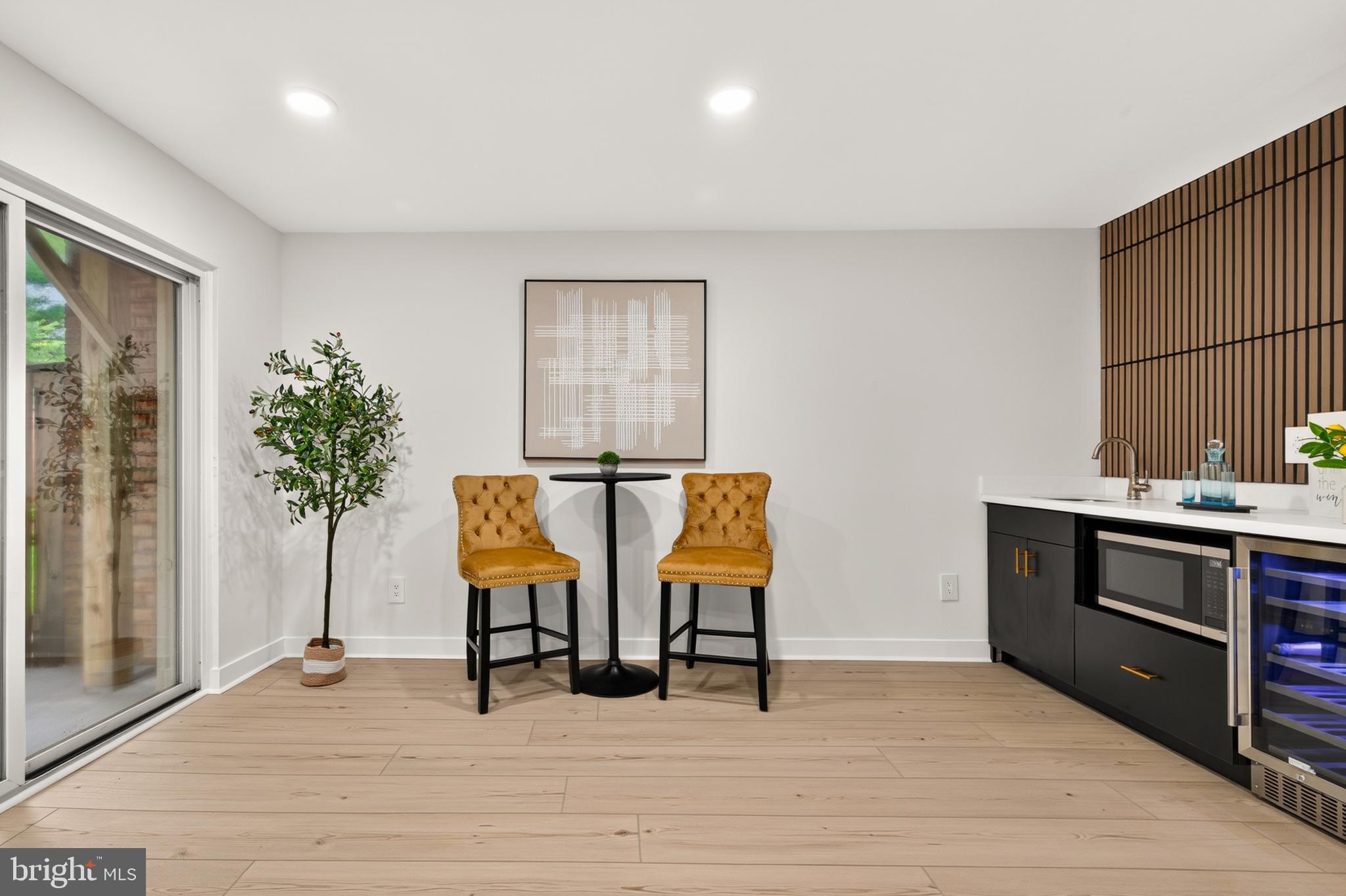 TYSONS COURT - Residential