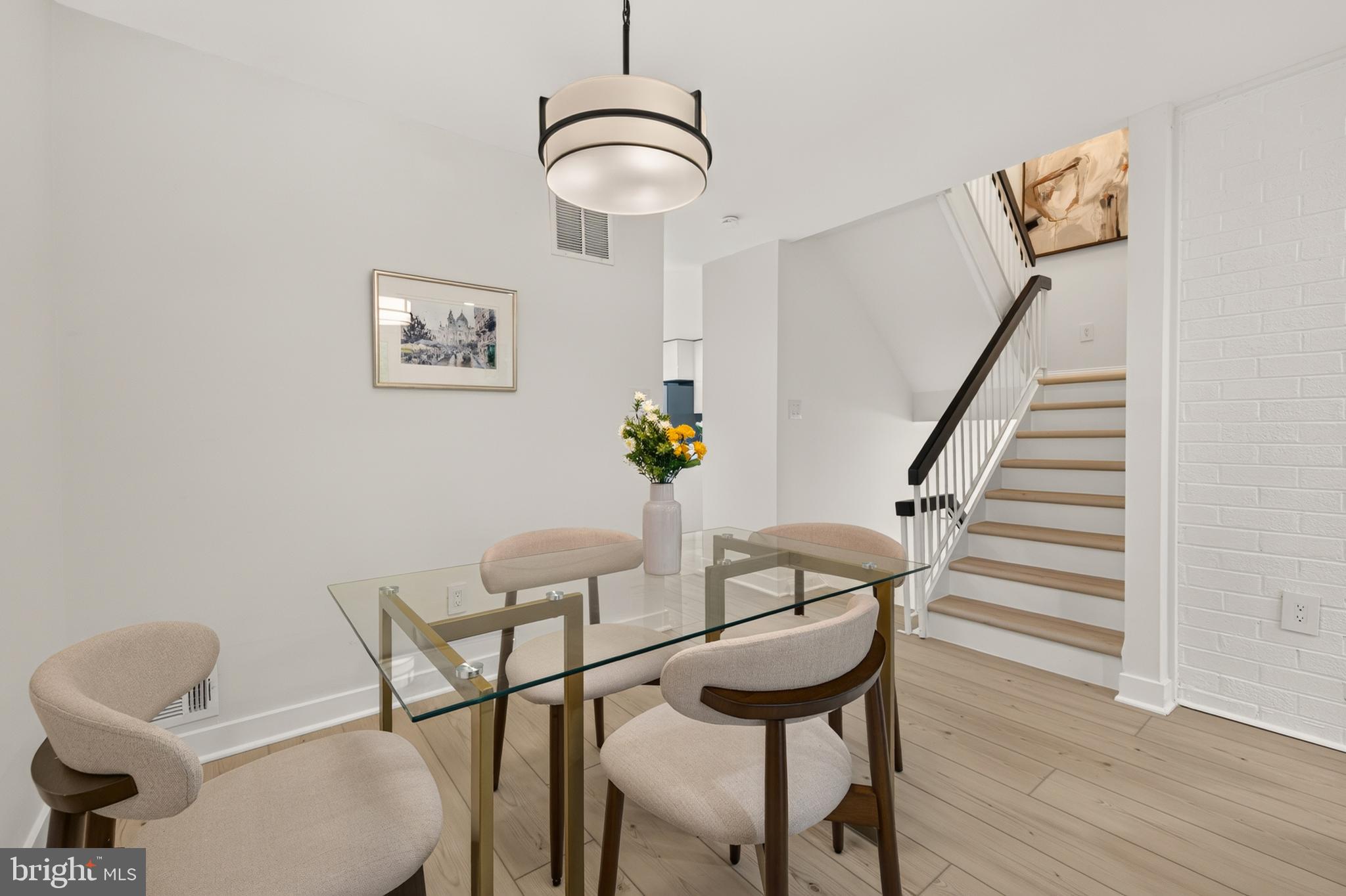 TYSONS COURT - Residential
