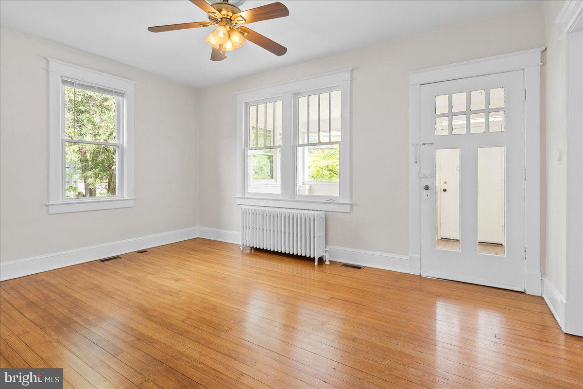 COLLEGE PARK - Residential
