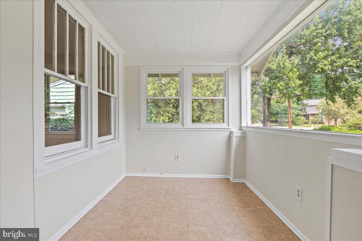 COLLEGE PARK - Residential
