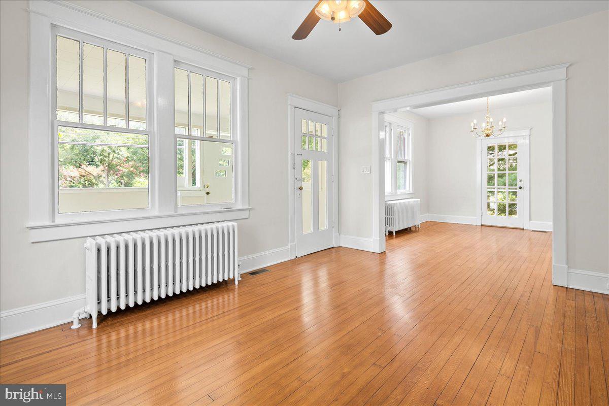 COLLEGE PARK - Residential