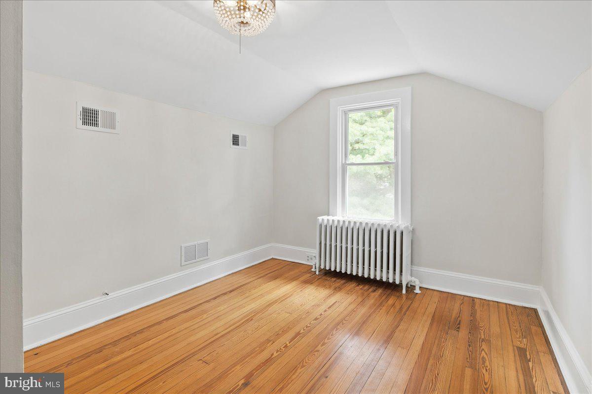COLLEGE PARK - Residential